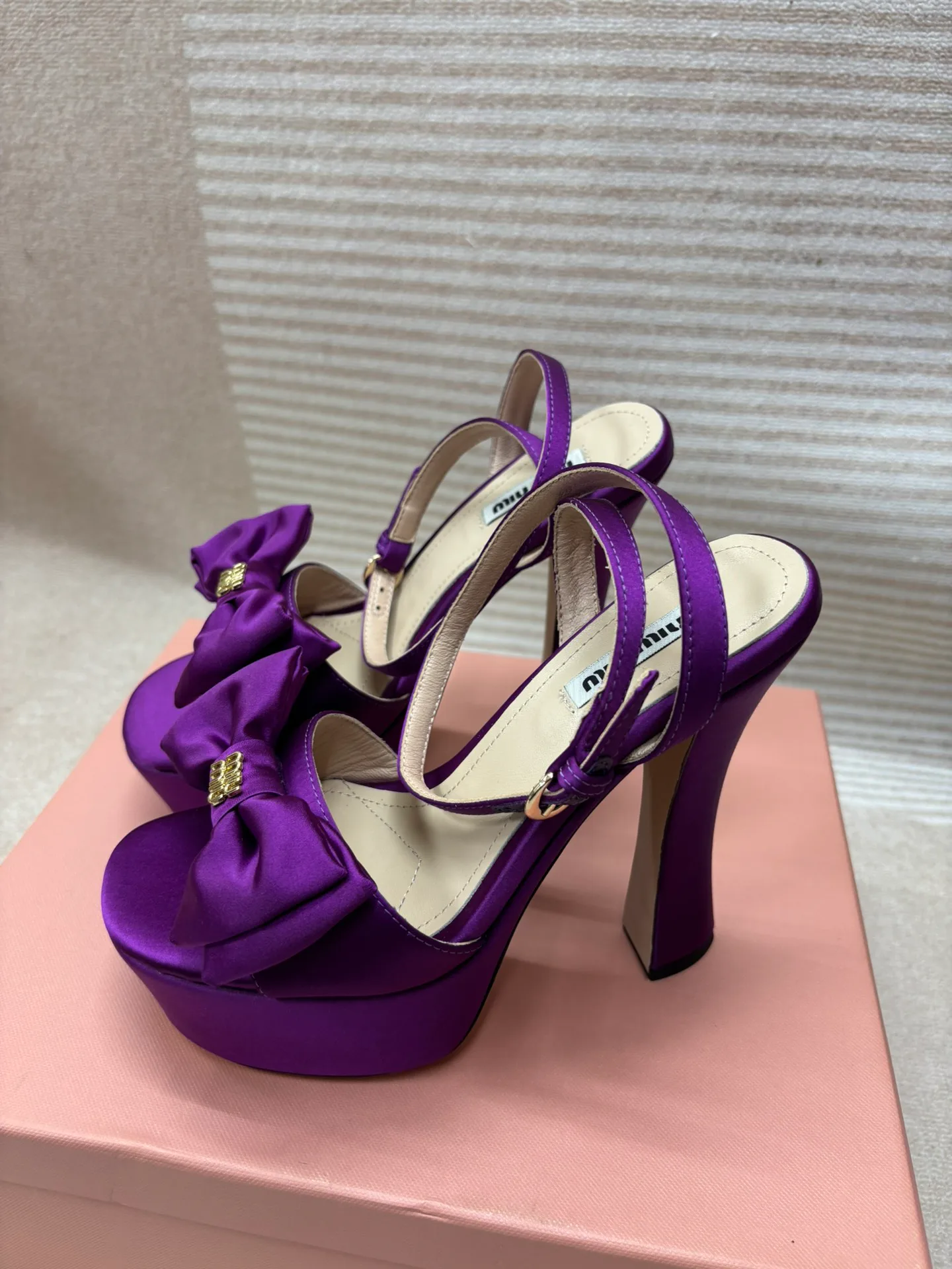 Босоножки Женские Miu Miu 26209