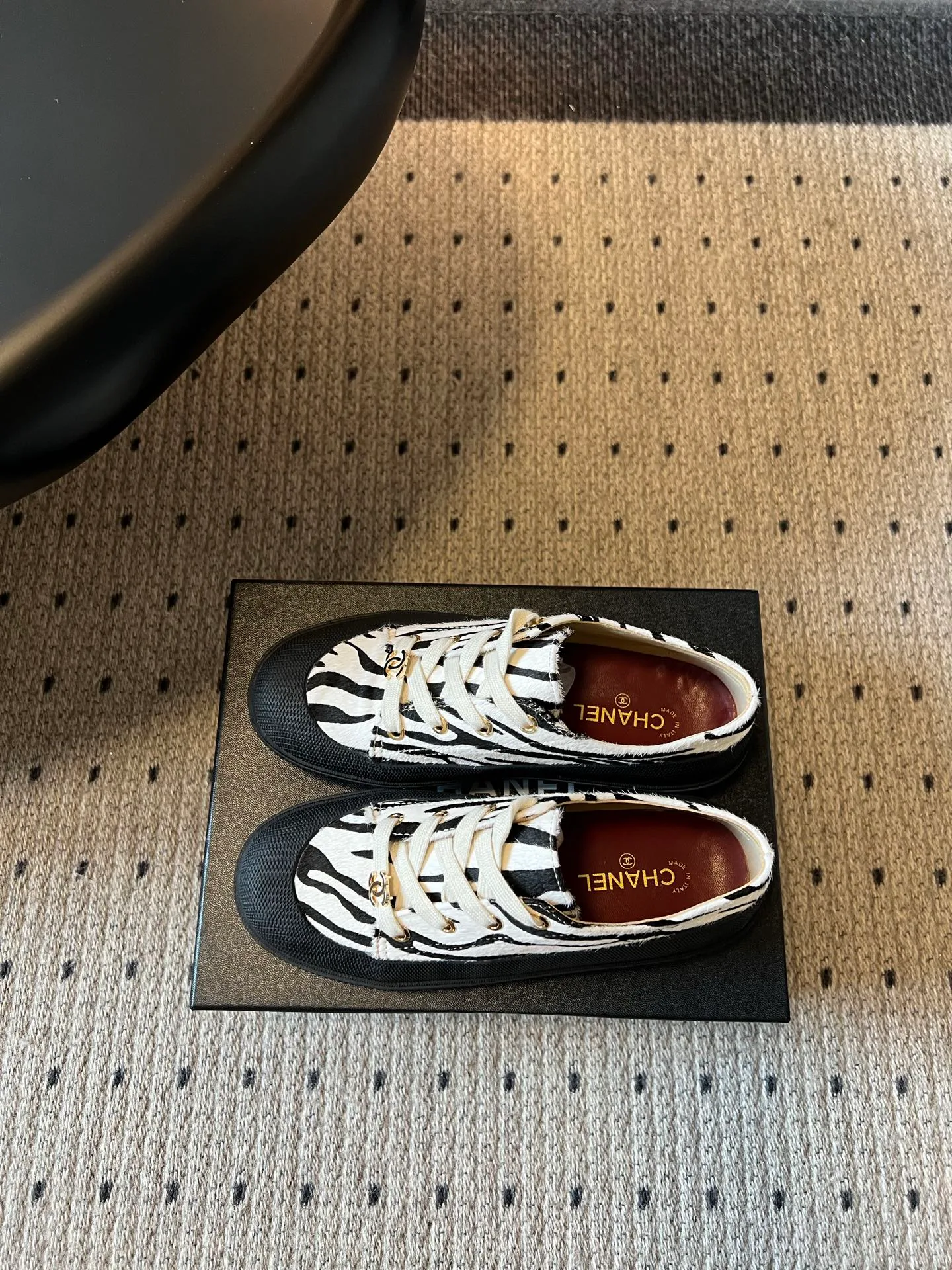 Кроссовки Женские Chanel 18137085