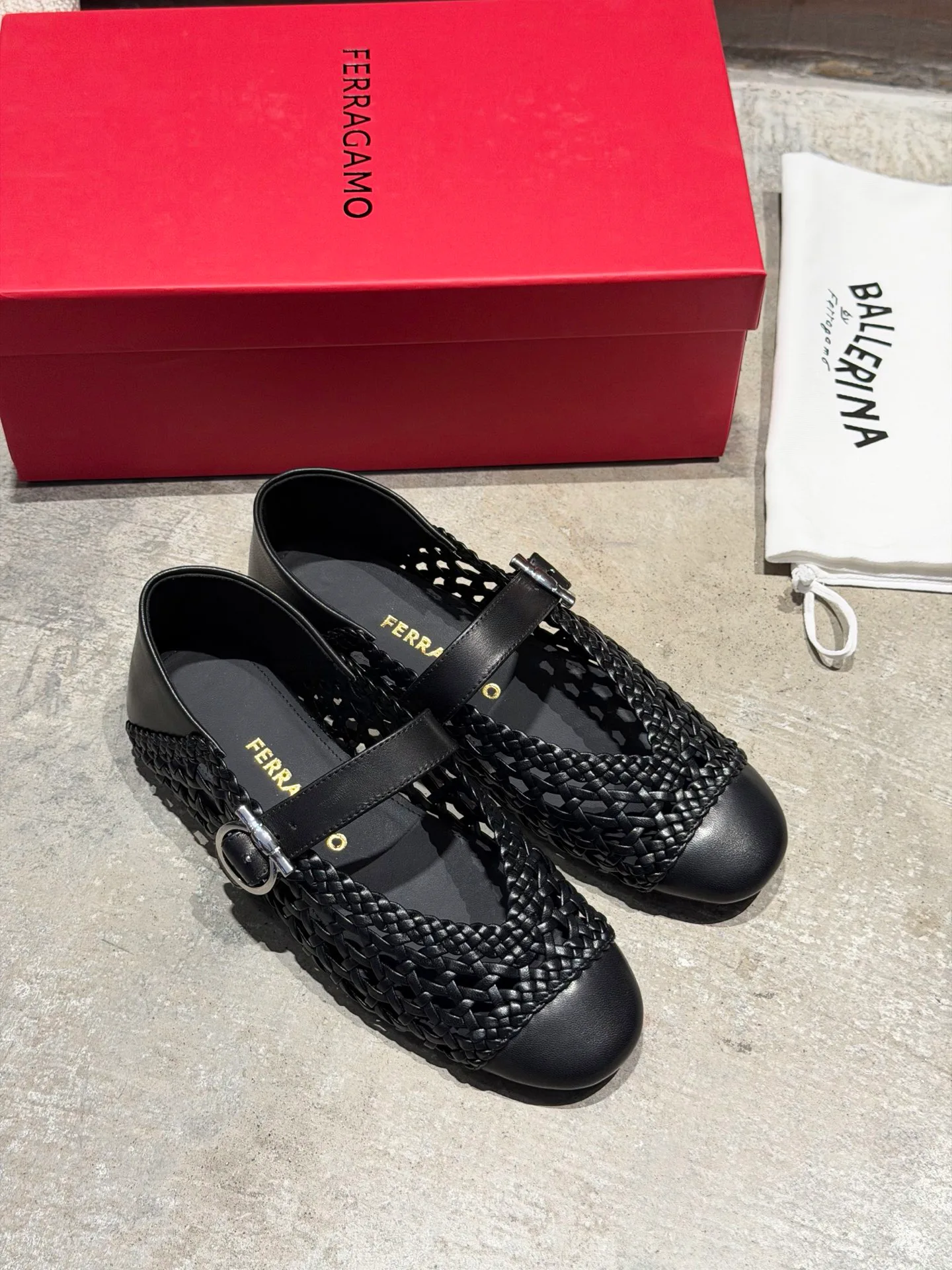 Туфли Женские Salvatore Ferragamo 13368369