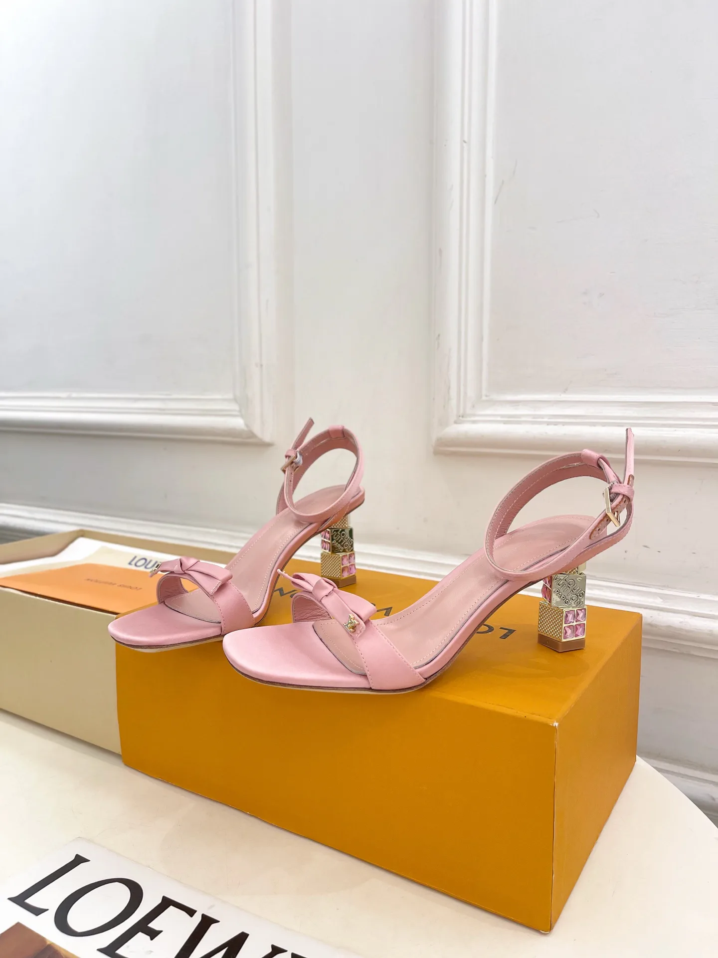 Босоножки Женские Louis Vuitton 18034969