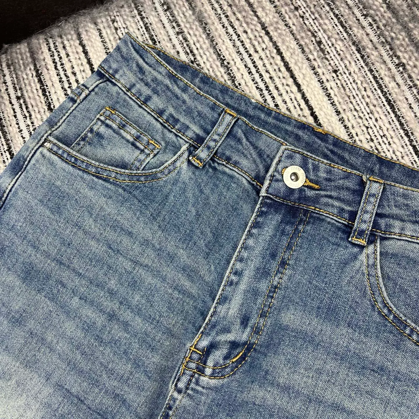 Джинсы Женские Miu Miu 11690249