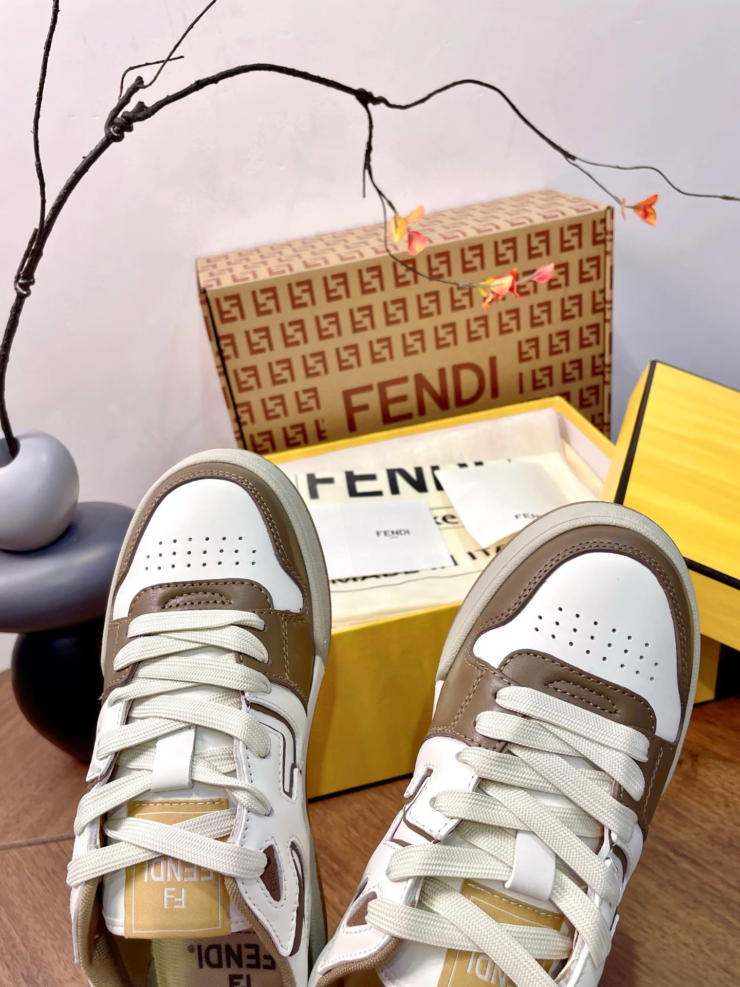 Кроссовки Женские Fendi 17957321