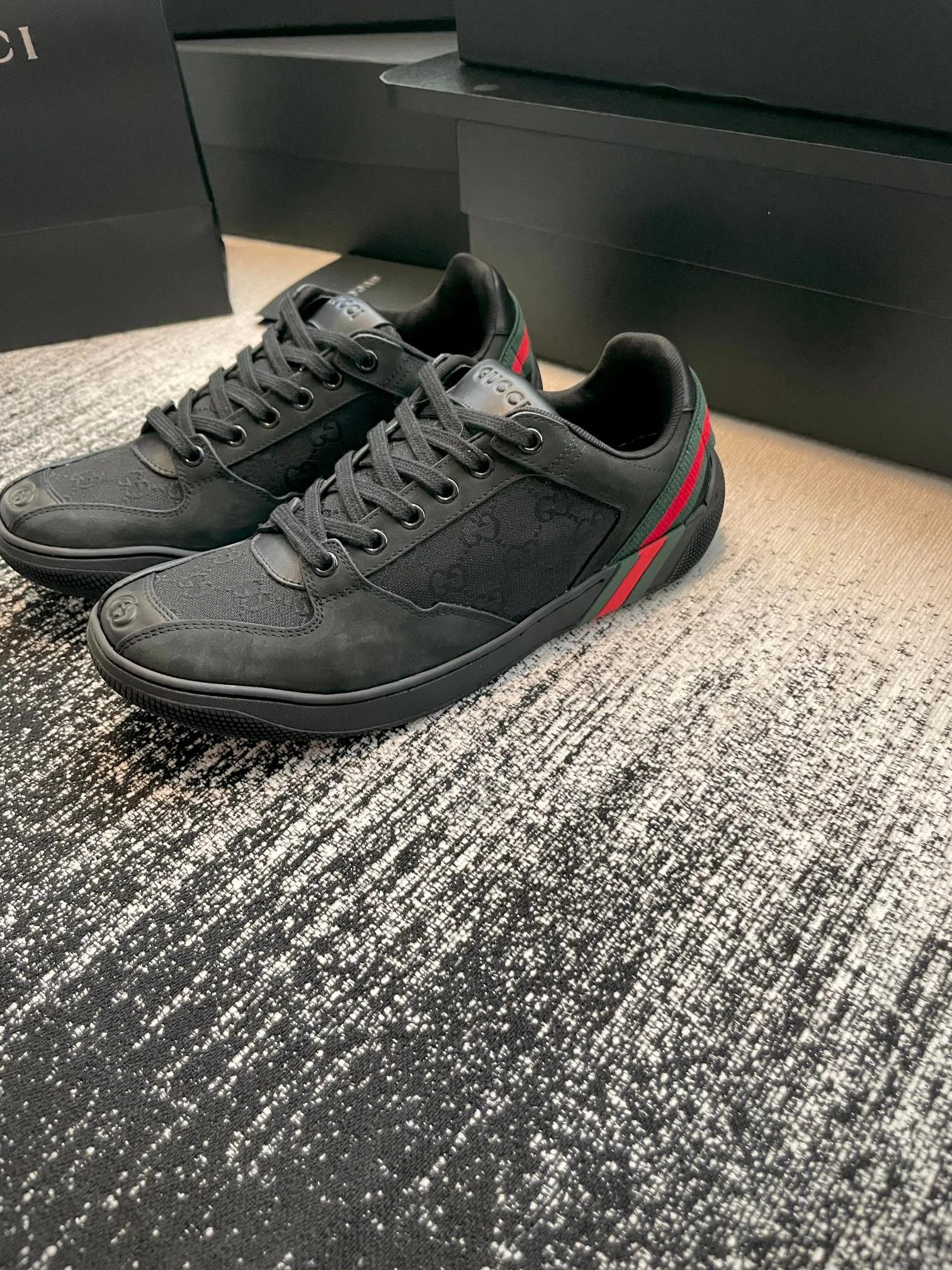 Кроссовки Женские Gucci 18766064