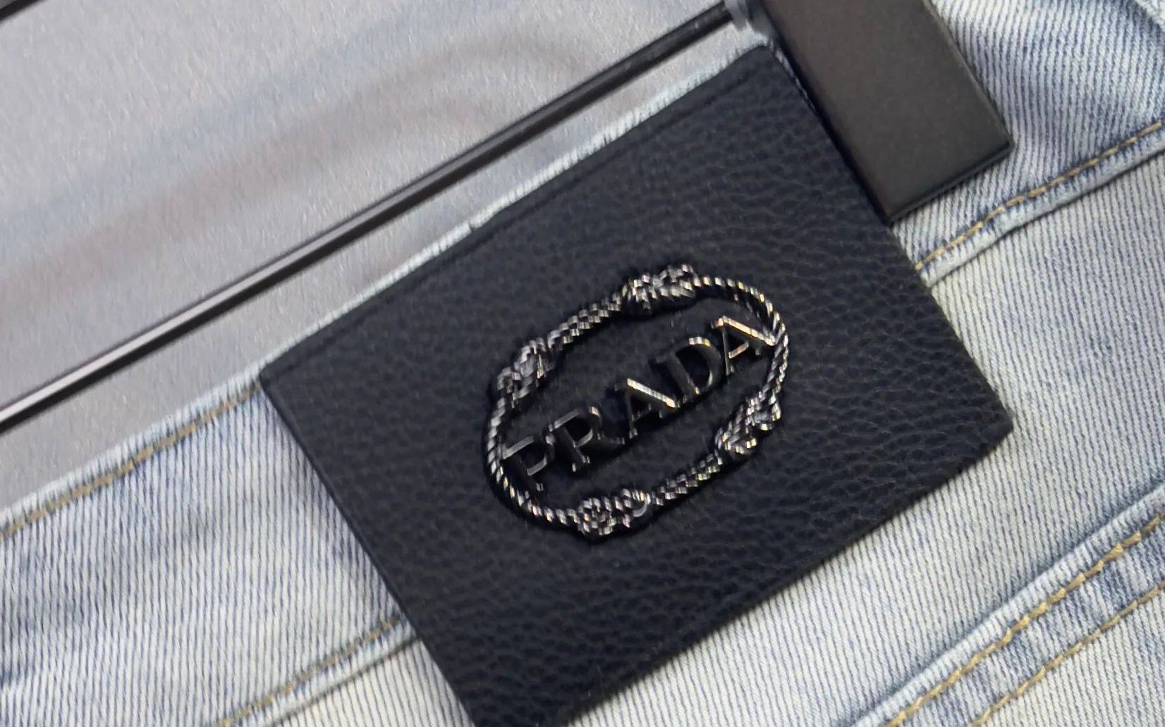 Джинсы Мужские Prada 18098374