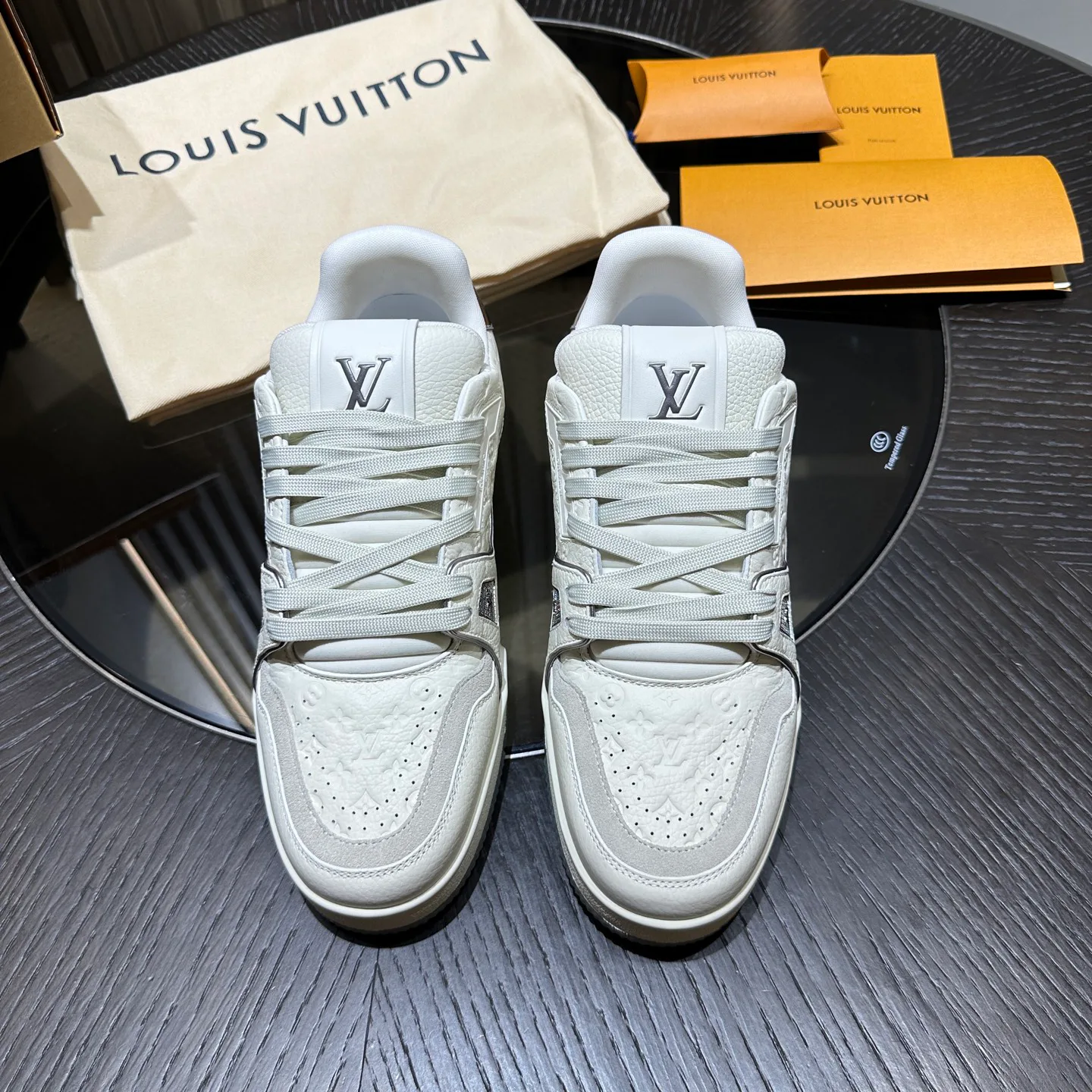 Кроссовки Женские Louis Vuitton 18693947