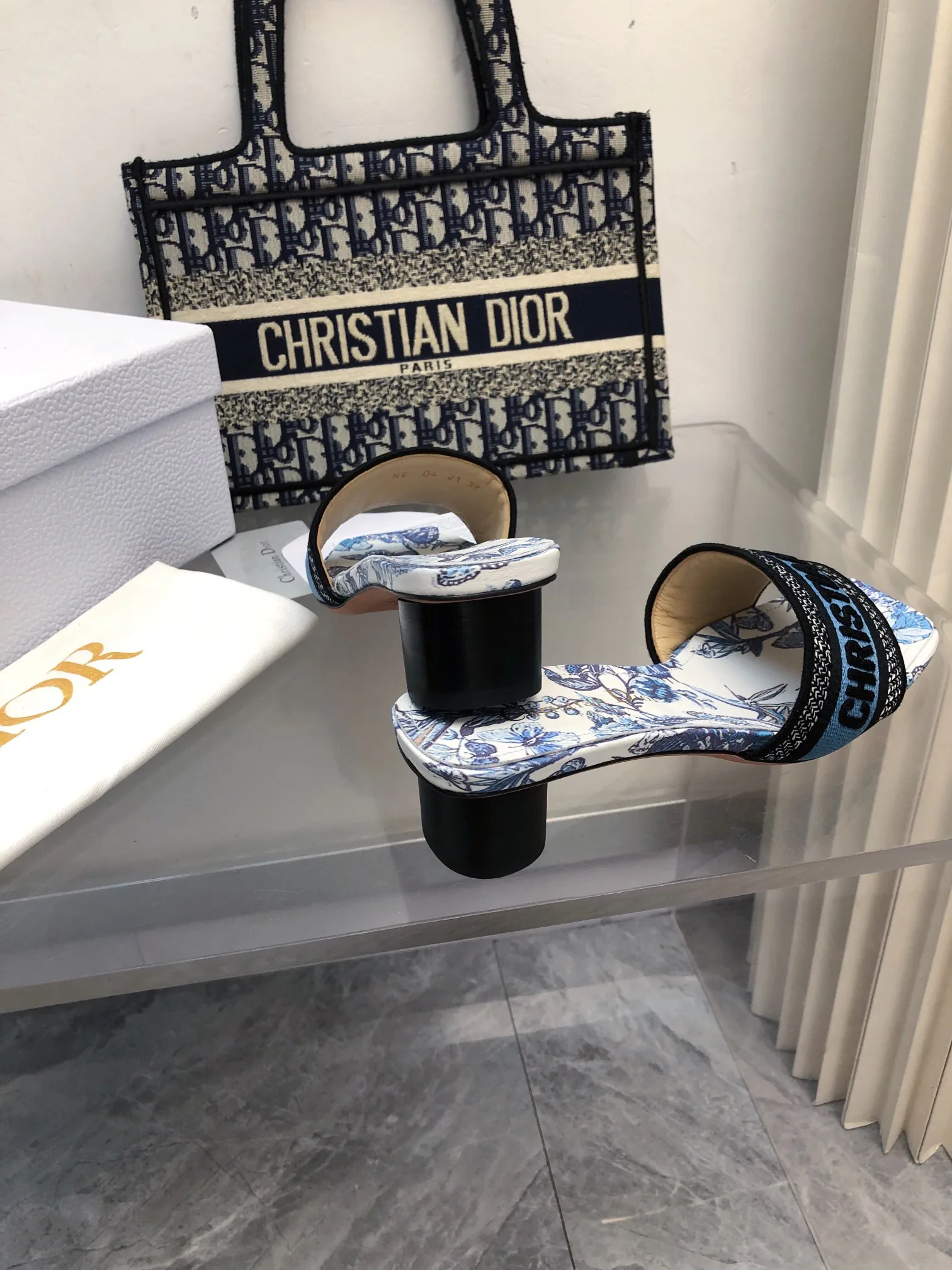 Босоножки Женские Christian Dior 18633996