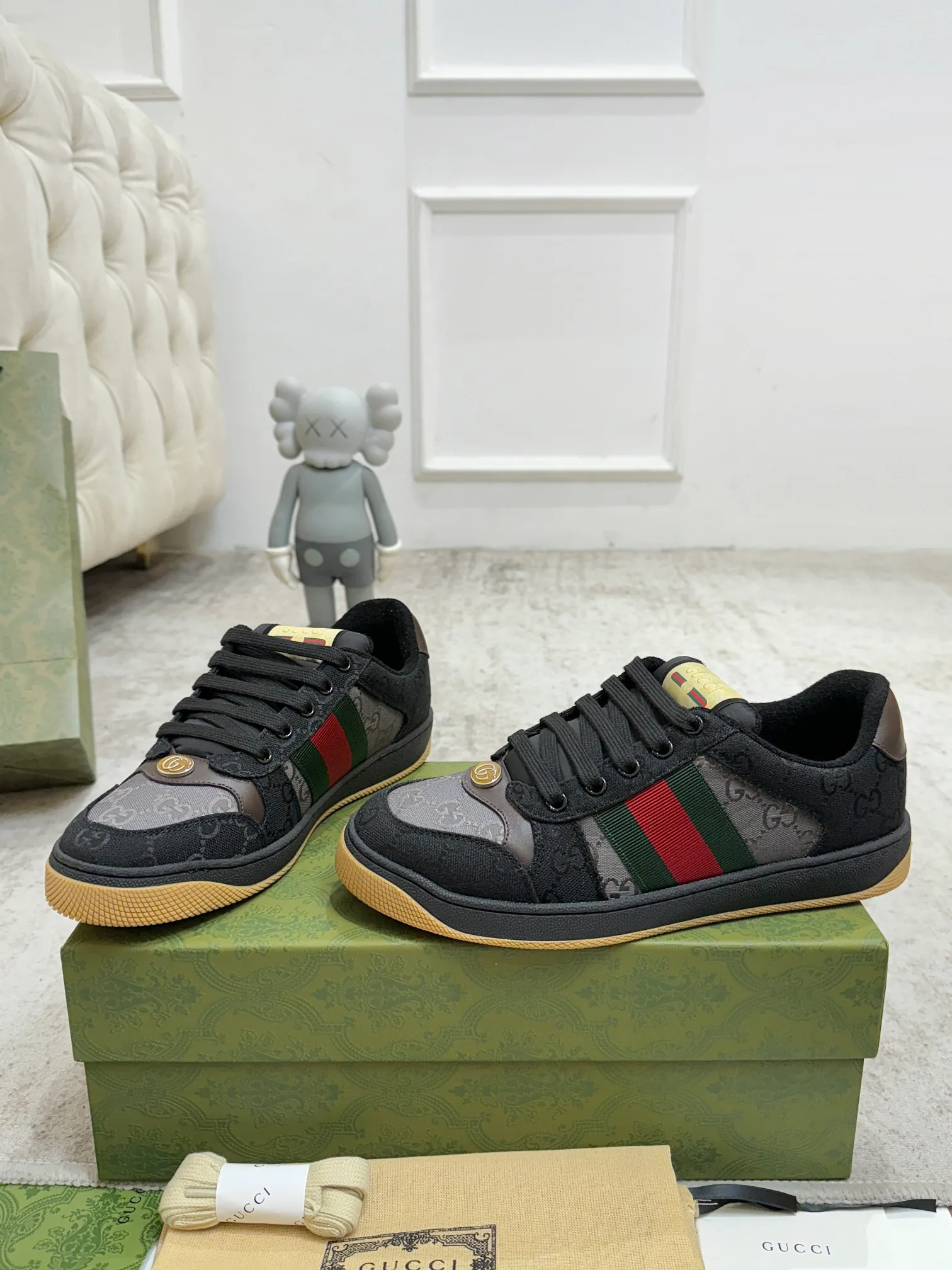 Кроссовки Женские Gucci 944957