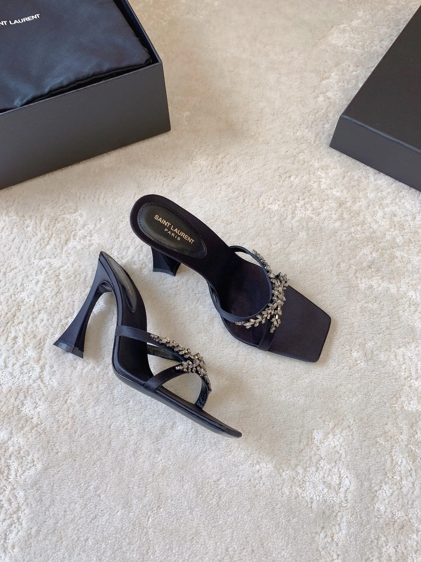 Босоножки Женские Saint Laurent 17431957