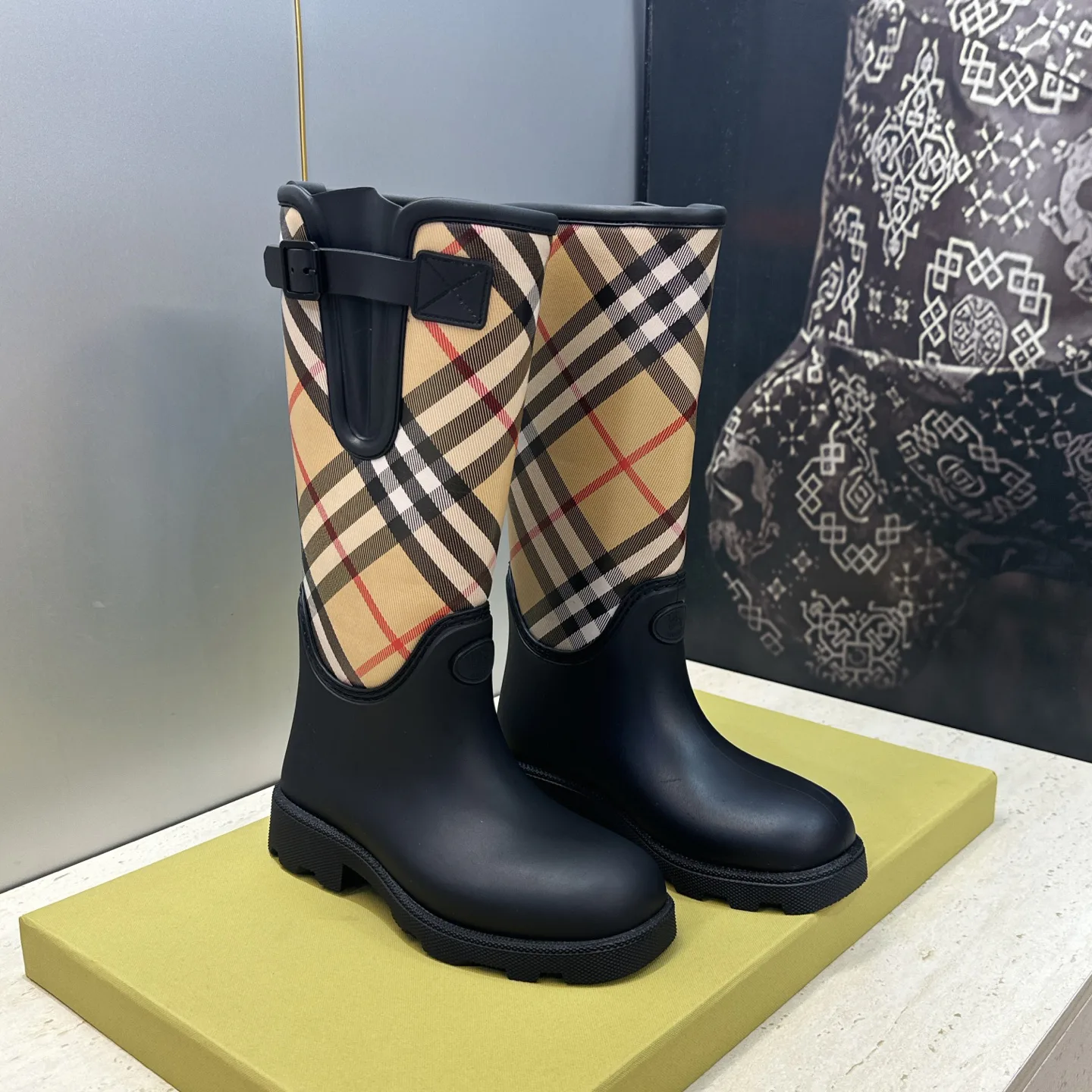 Сапоги Женские Burberry 18235847
