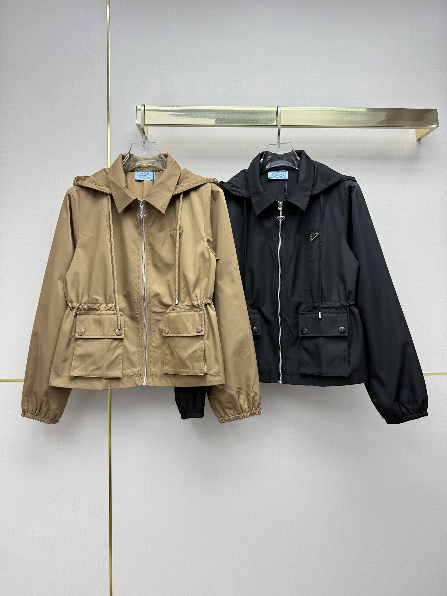 Куртки И Пуховики Женские Prada 17908349