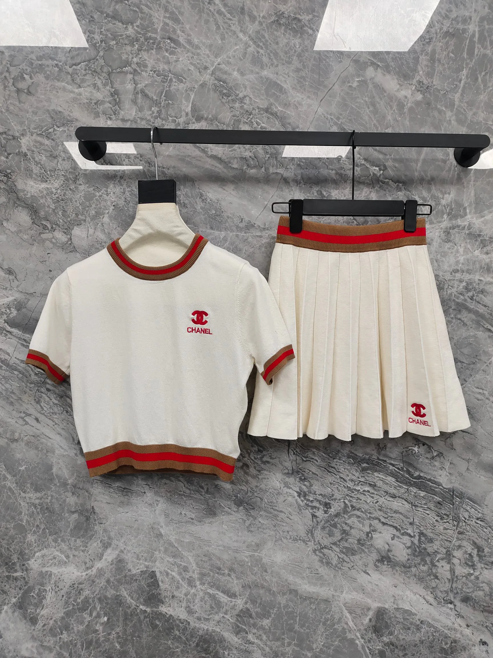 Джемперы И Свитеры Женские Chanel 10885818