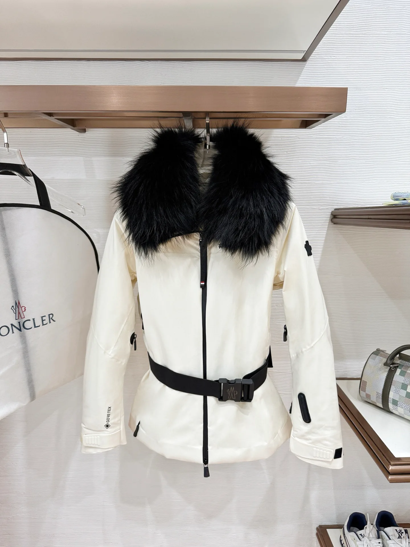 Куртки И Пуховики Женские Moncler 17717055