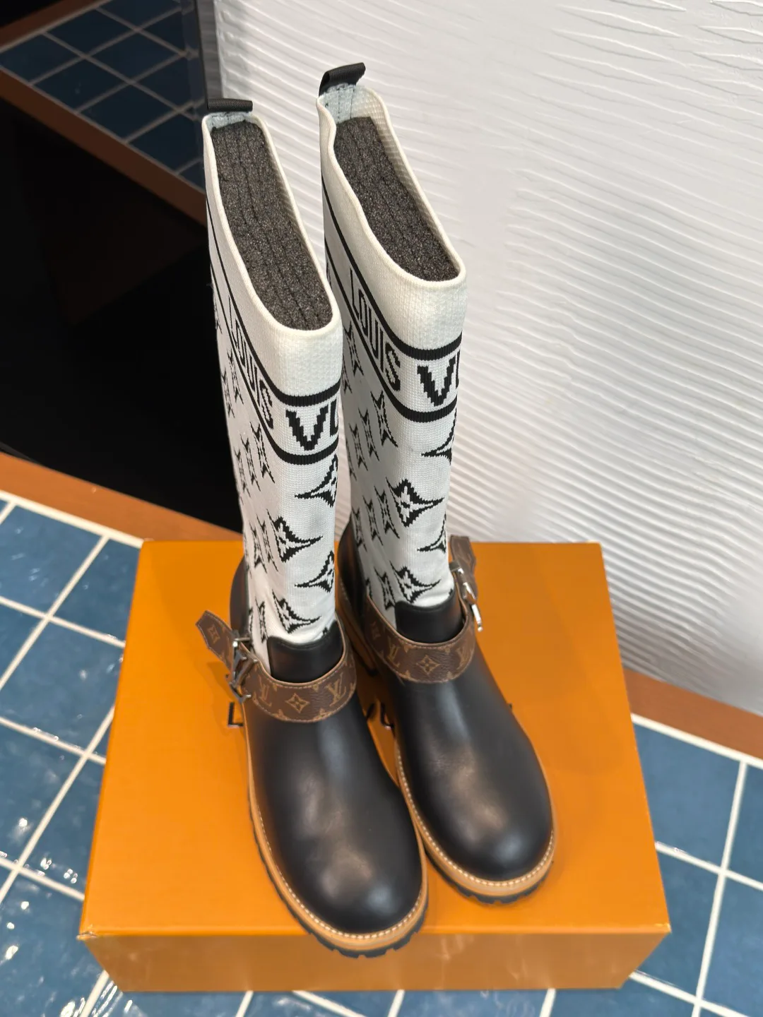 Сапоги Женские Louis Vuitton 18252046