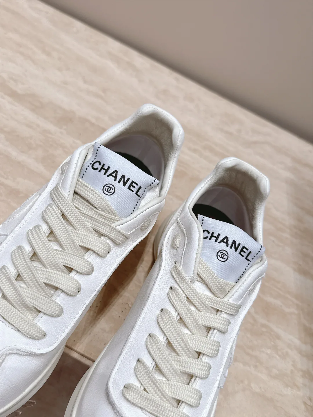 Кроссовки Женские Chanel 18703215