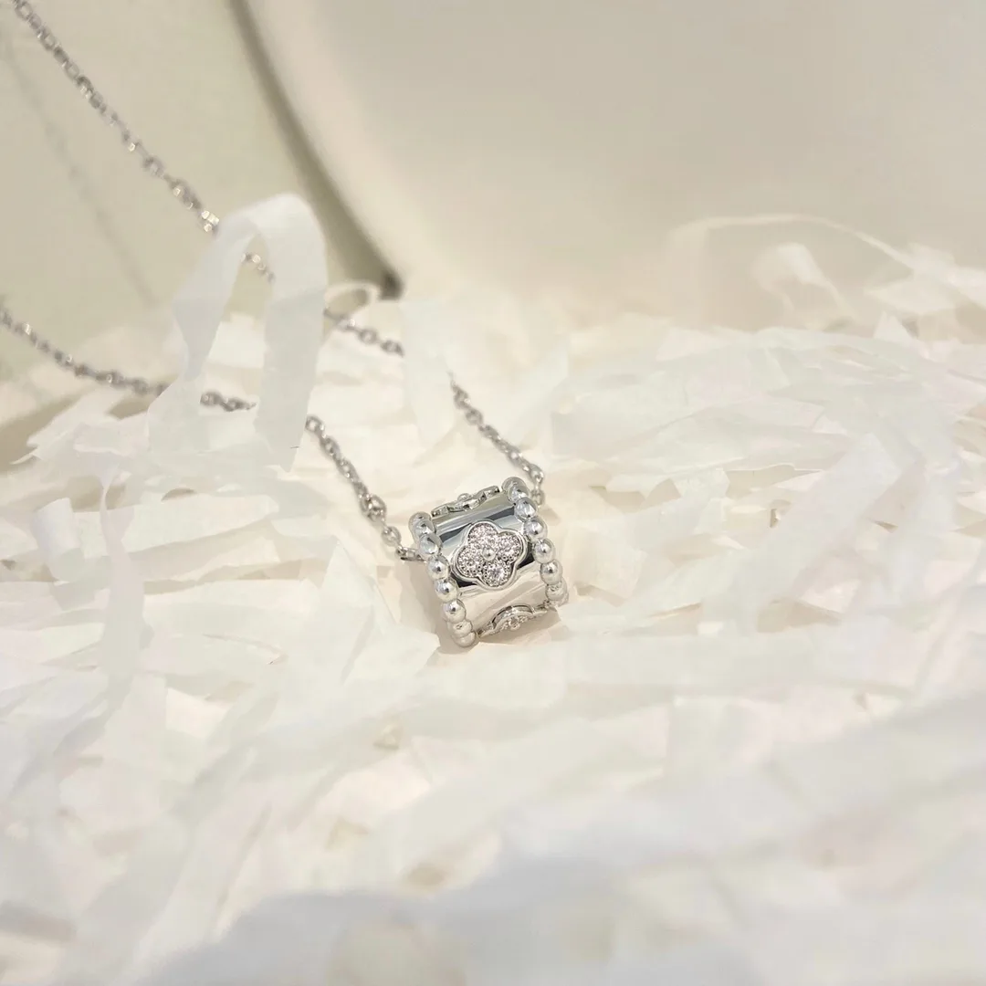 Бижутерия Louis Vuitton 20587