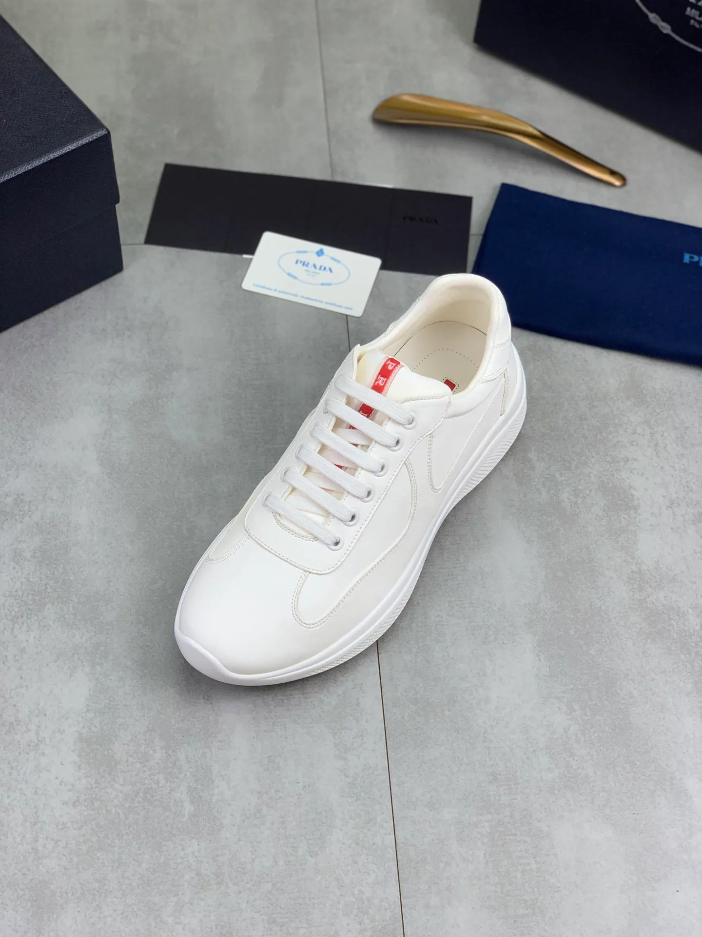 Кроссовки Женские Prada 18365162