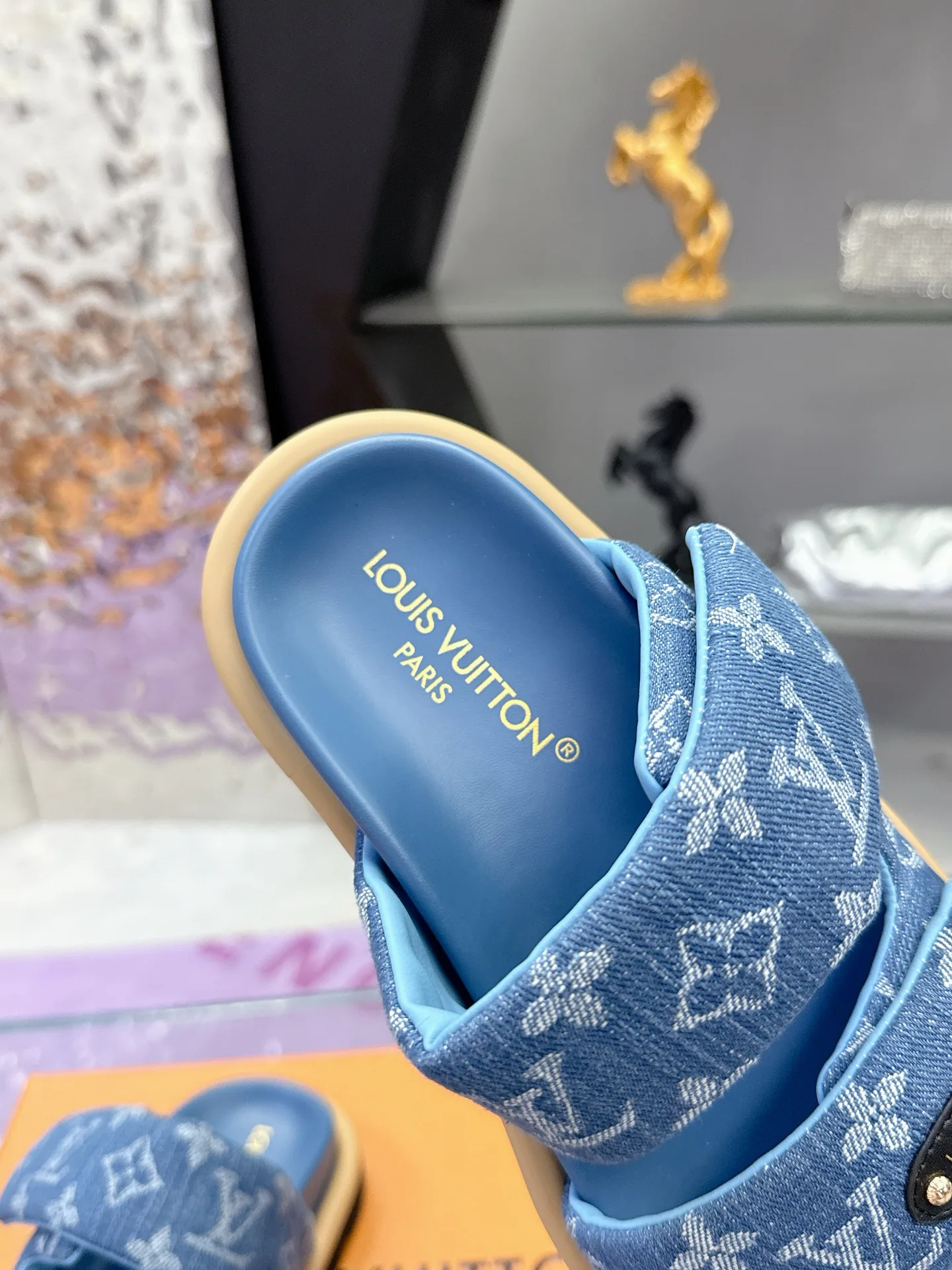 Шлепанцы Женские Louis Vuitton 17530457