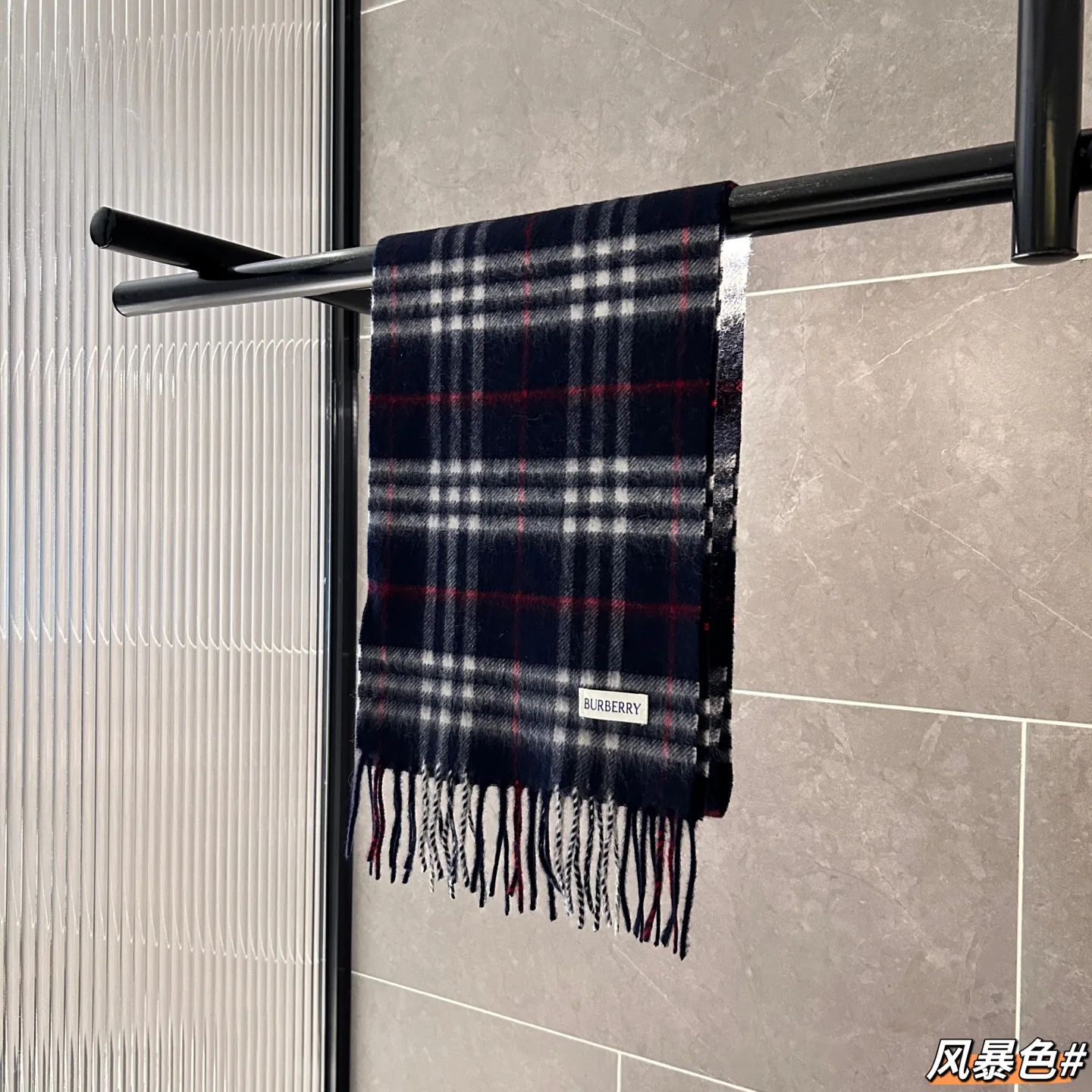 Шарфы Burberry 18507395