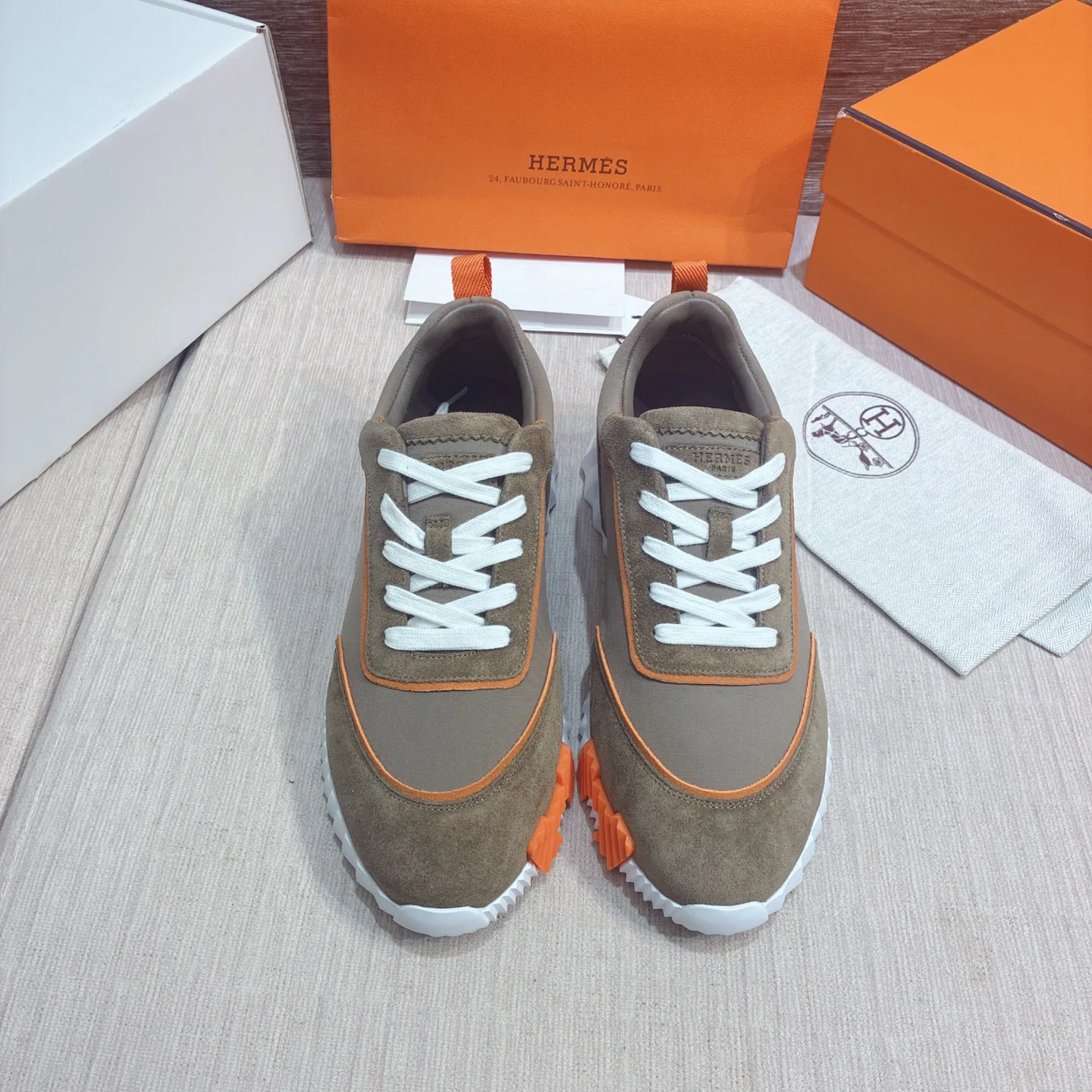 Кроссовки Женские Hermes 17977062