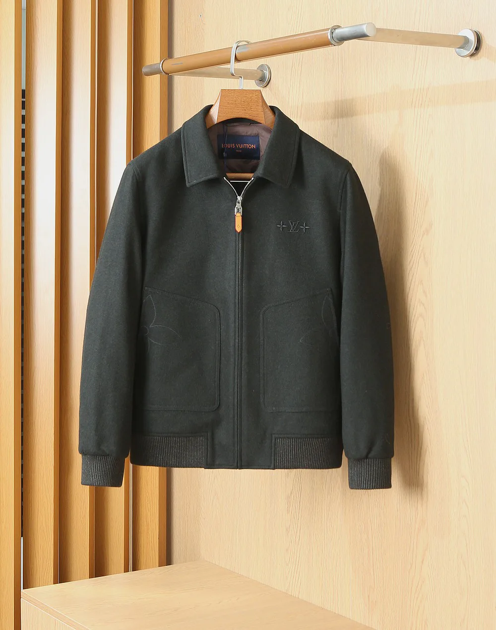 Куртки И Пуховики Мужские Louis Vuitton 17922609
