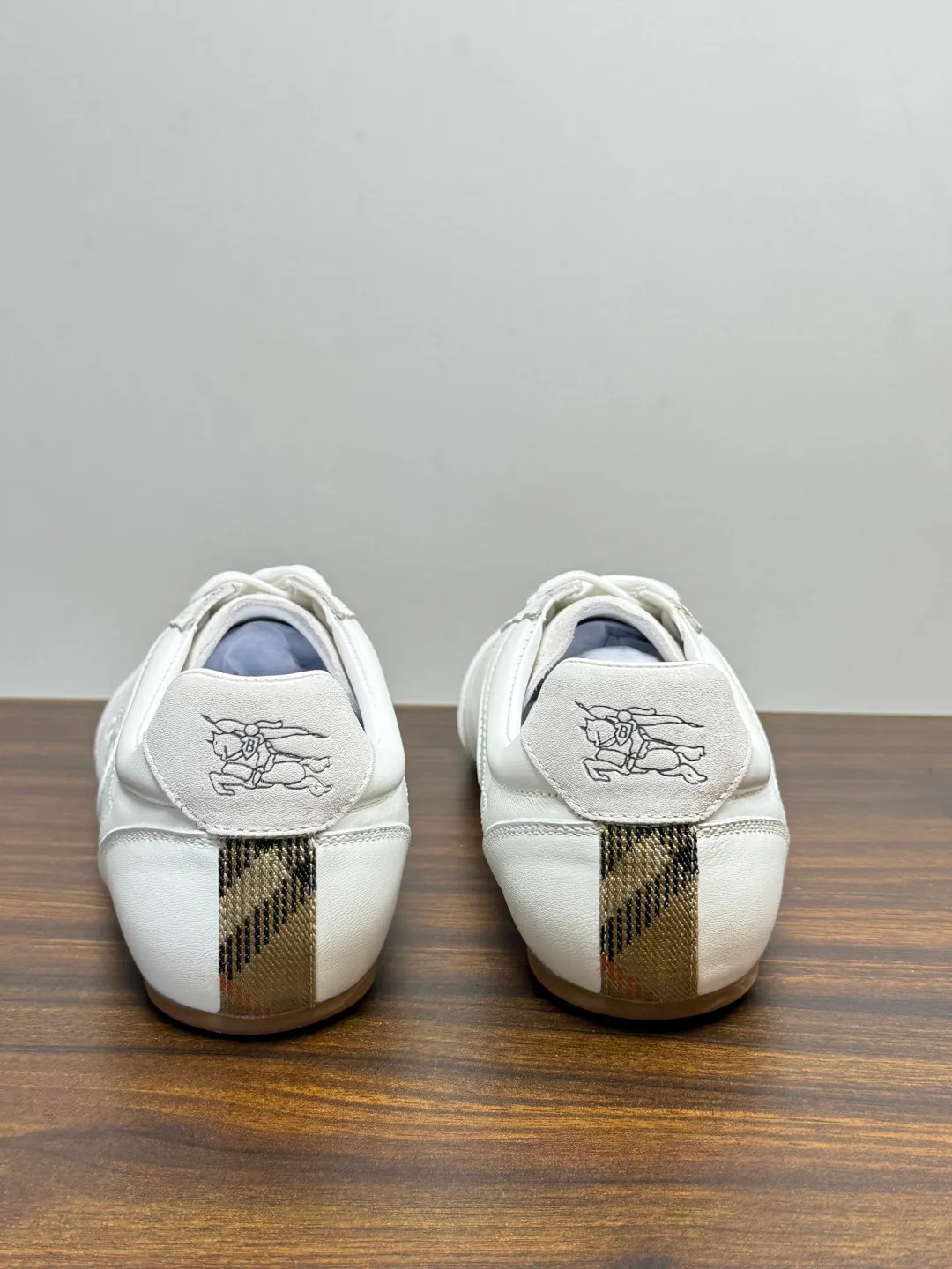 Кроссовки Женские Burberry 19716351