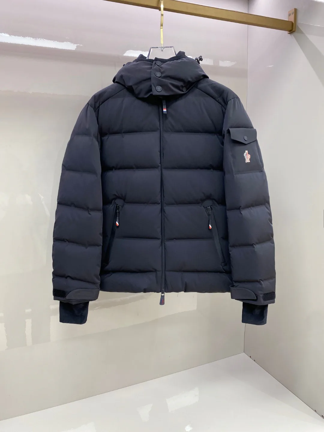 Куртки И Пуховики Мужские Moncler 1129771