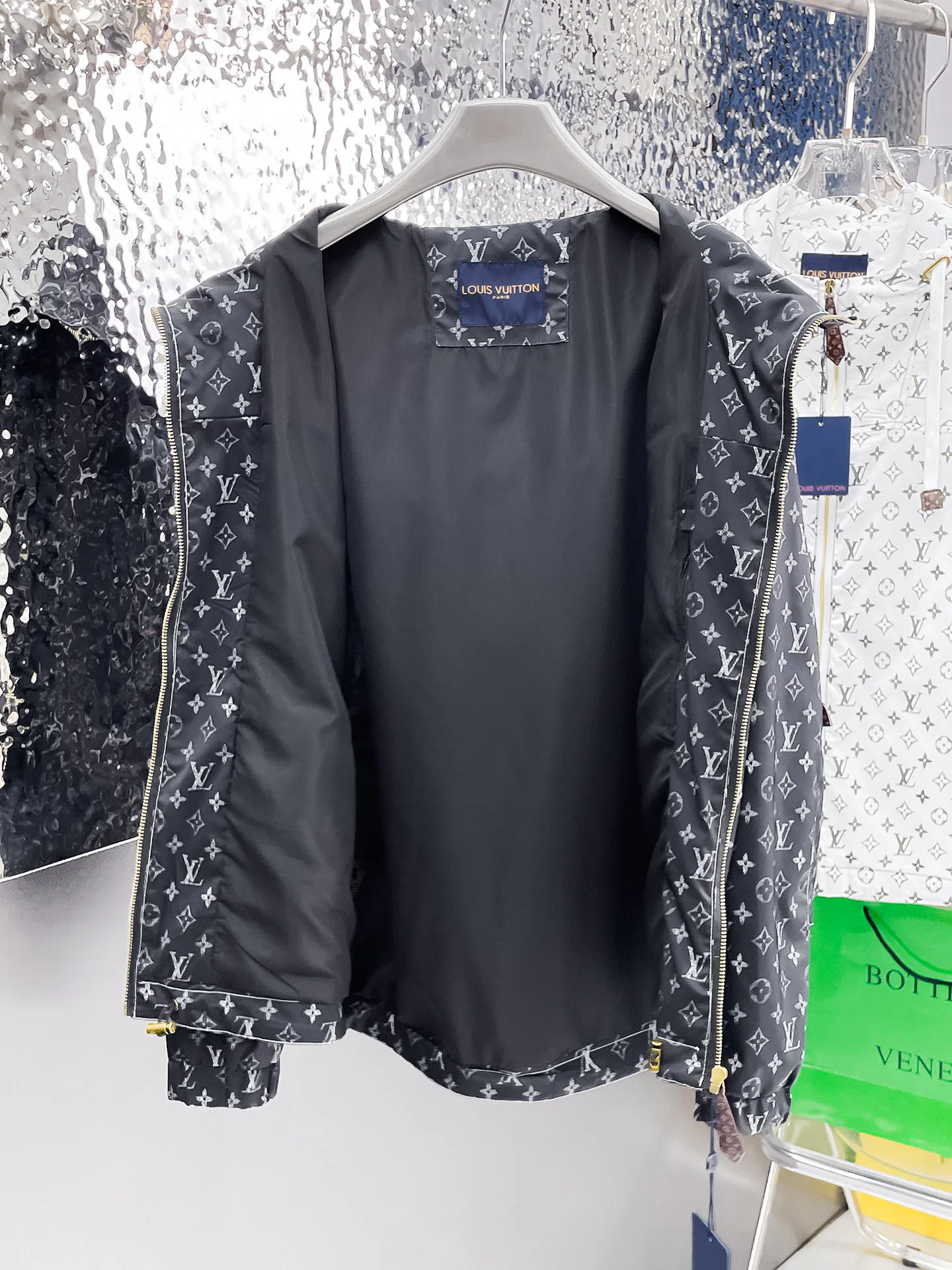 Куртки И Пуховики Мужские Louis Vuitton 9352349