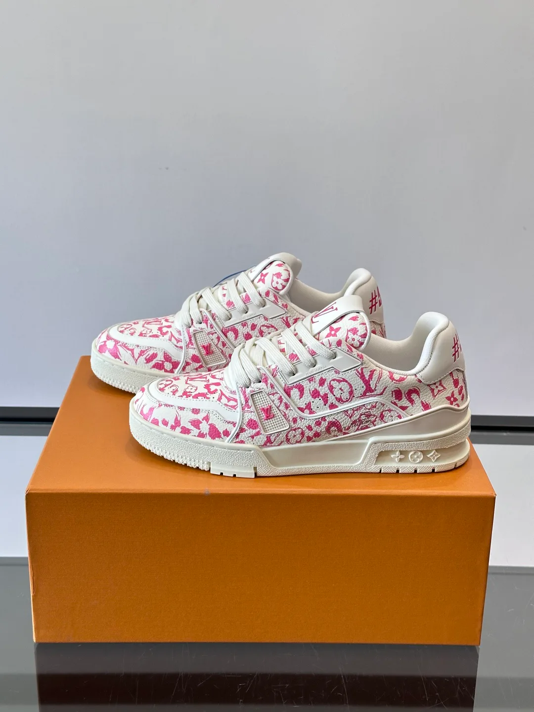 Кроссовки Женские Louis Vuitton 11506760