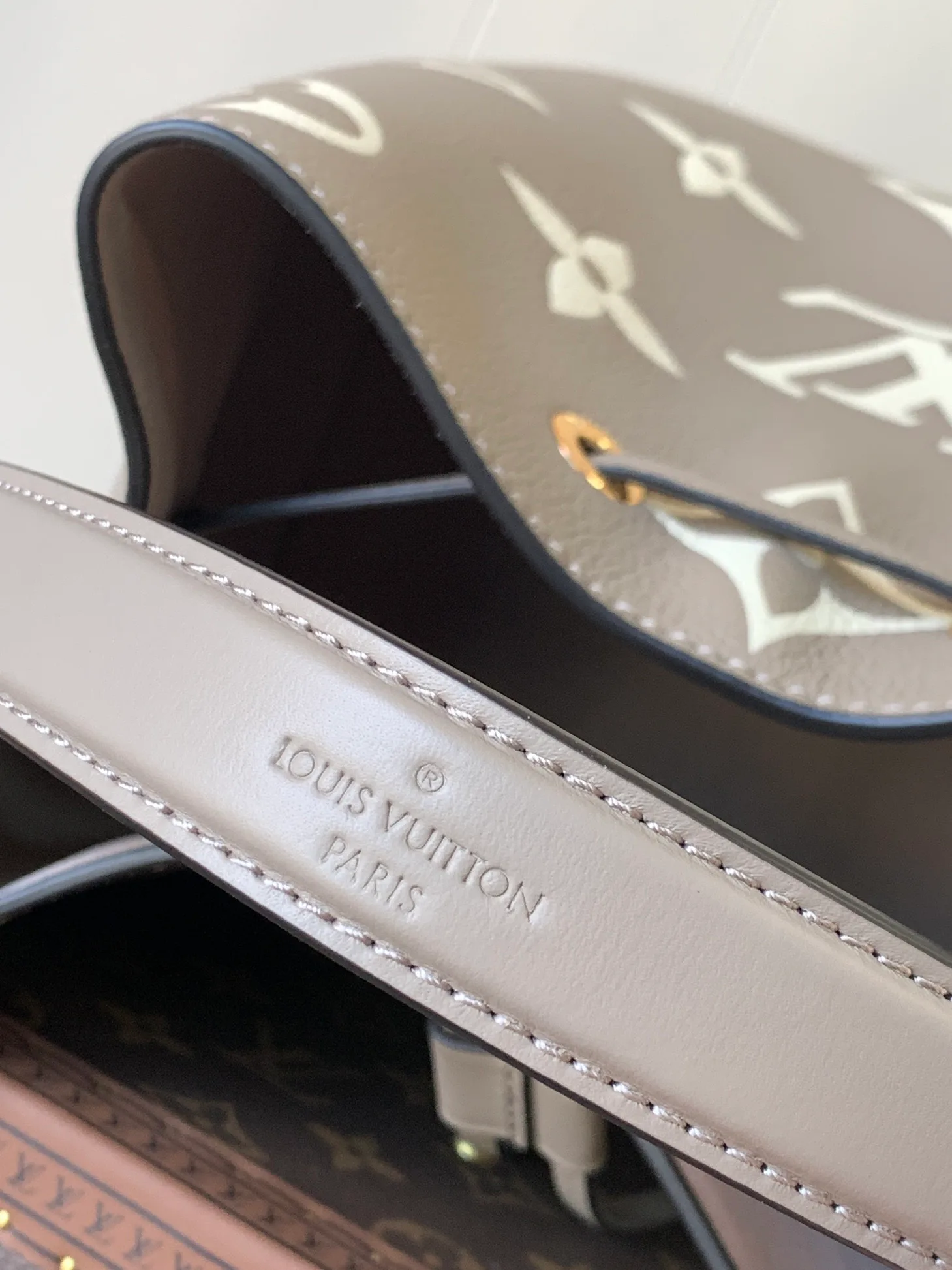 Сумки На Ремне Женские Louis Vuitton 546402