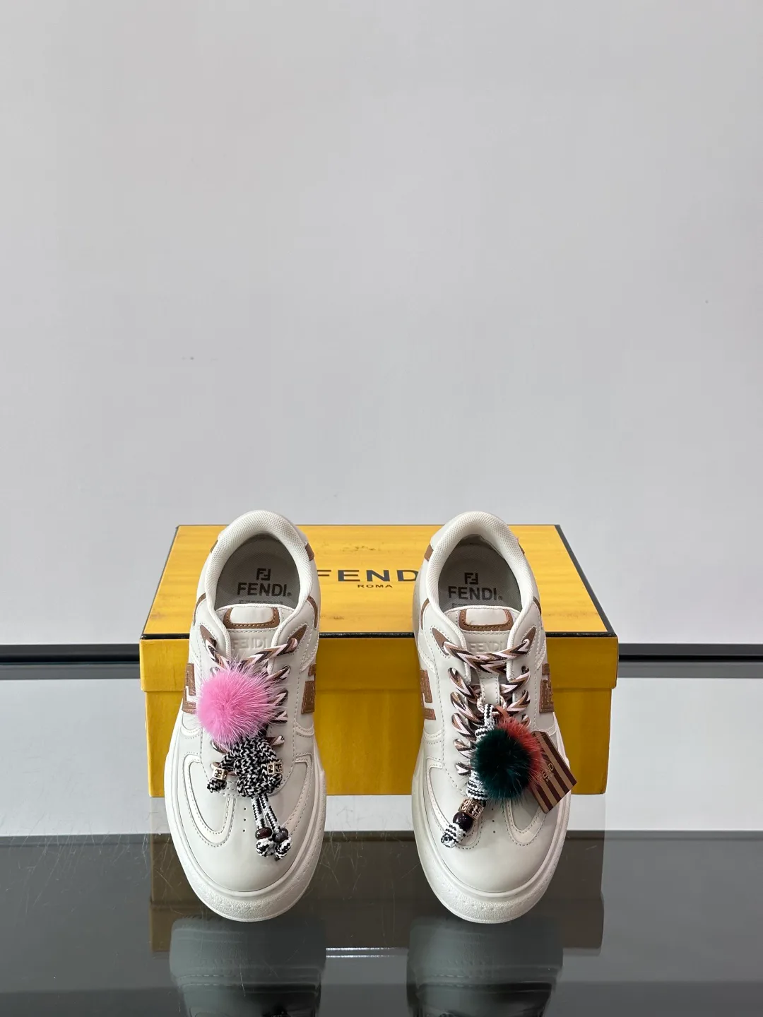 Кроссовки Женские Fendi 82705