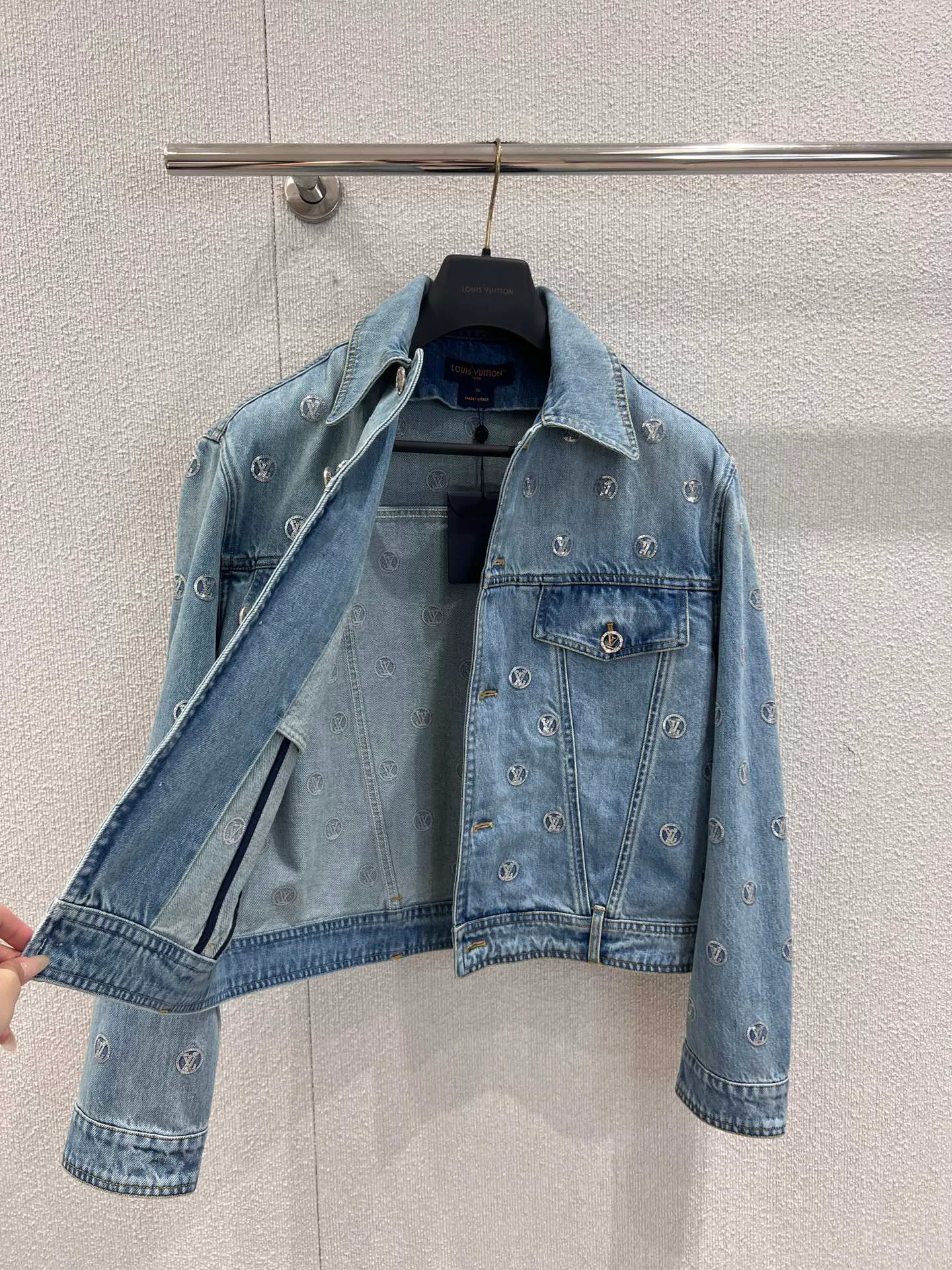 Куртки И Пуховики Женские Louis Vuitton 1079304