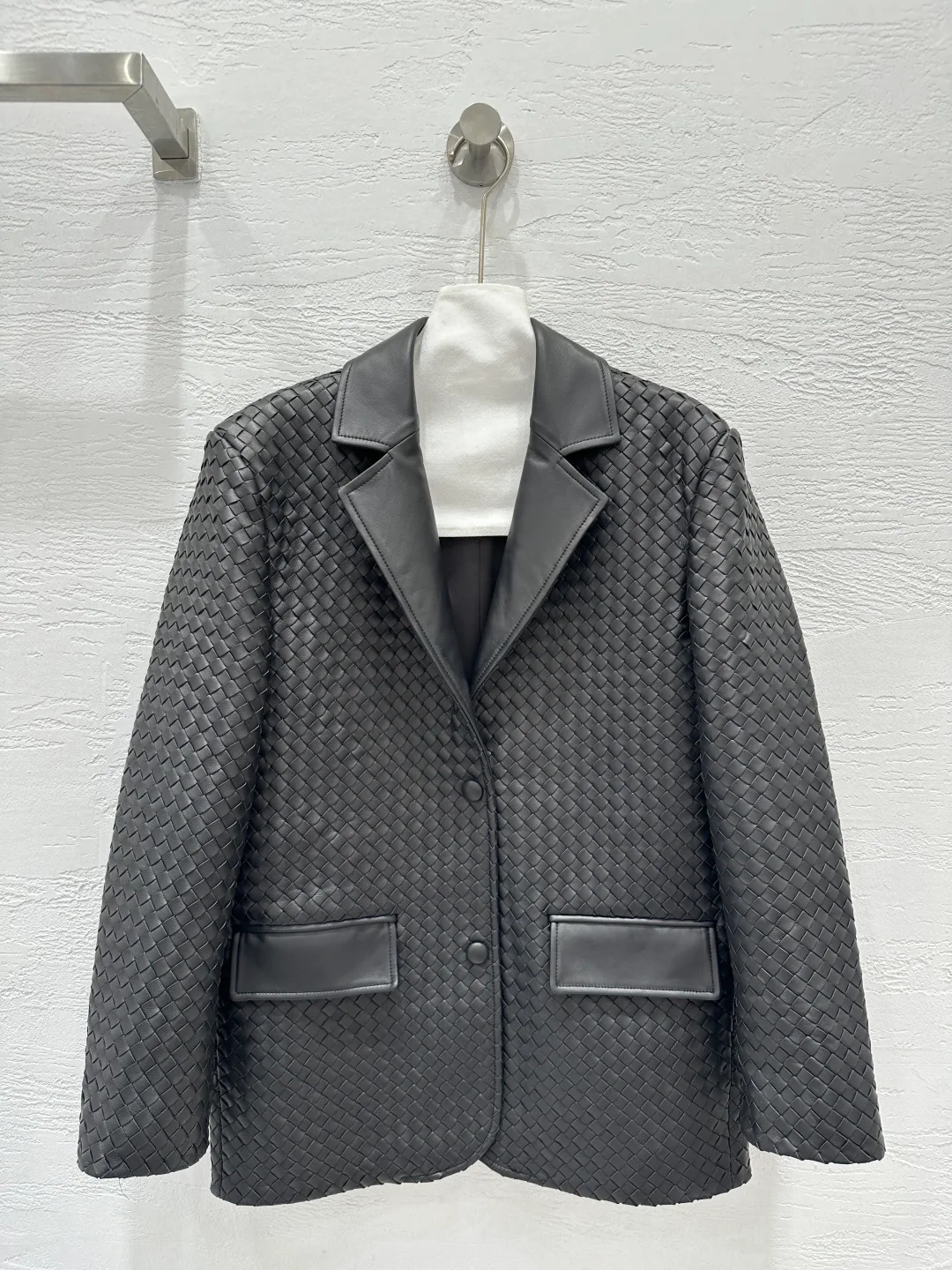 Кожаные Куртки И Дублёнки Женские Bottega Veneta 13309664