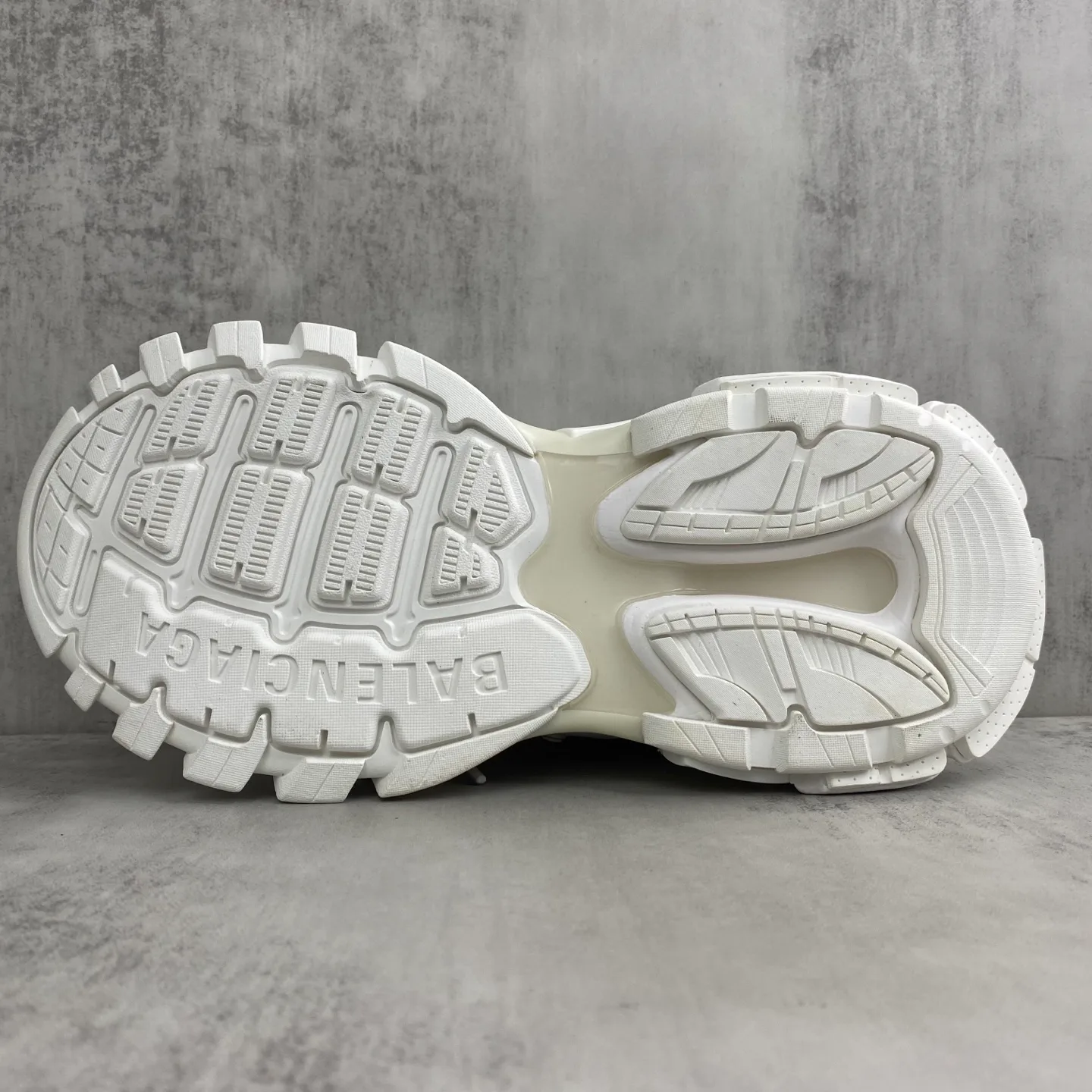 Кроссовки Женские Balenciaga 11705512