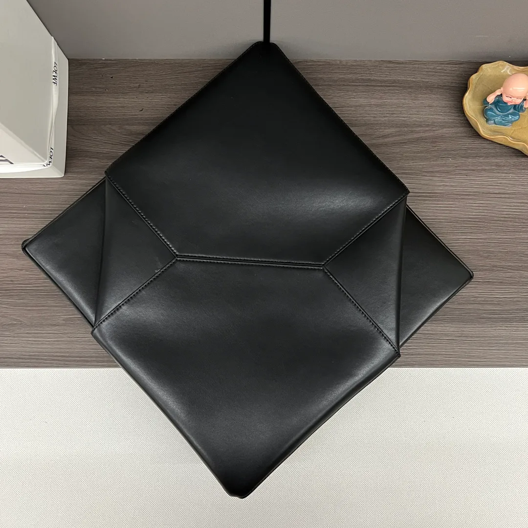 Классические Сумки Женские Loewe 11513621