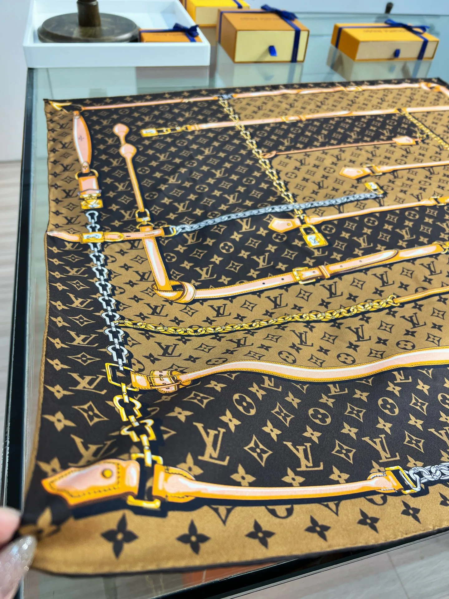 Платки Louis Vuitton 11503430