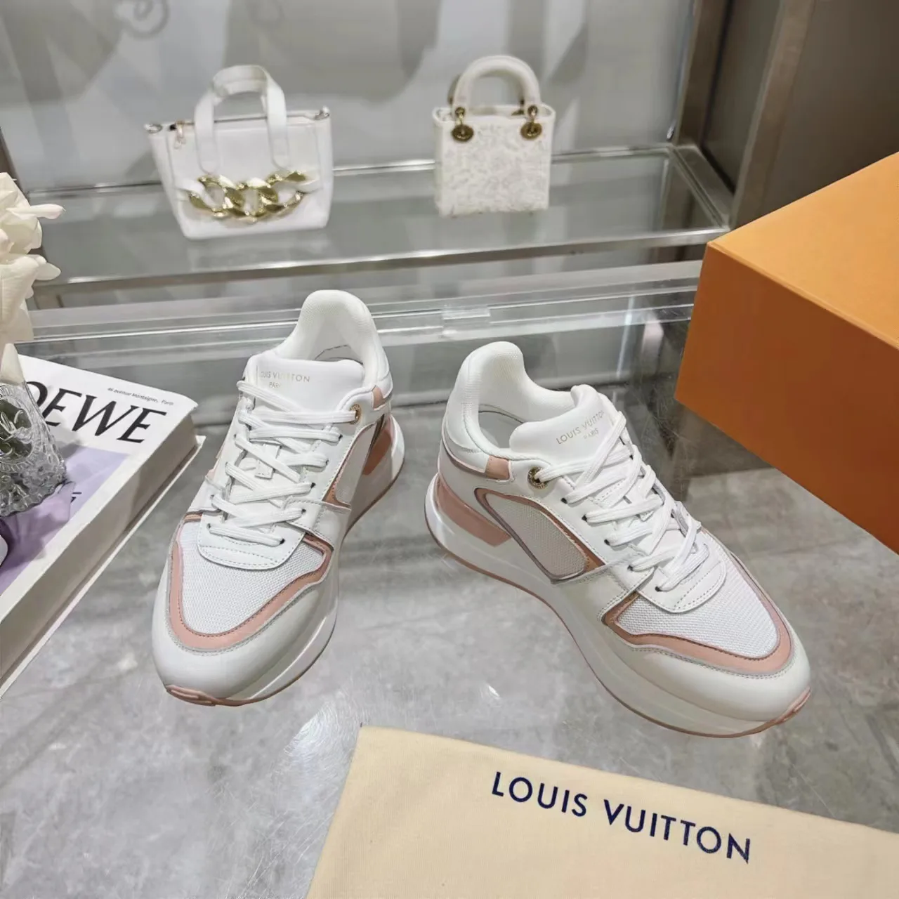 Кроссовки Женские Louis Vuitton 1284526