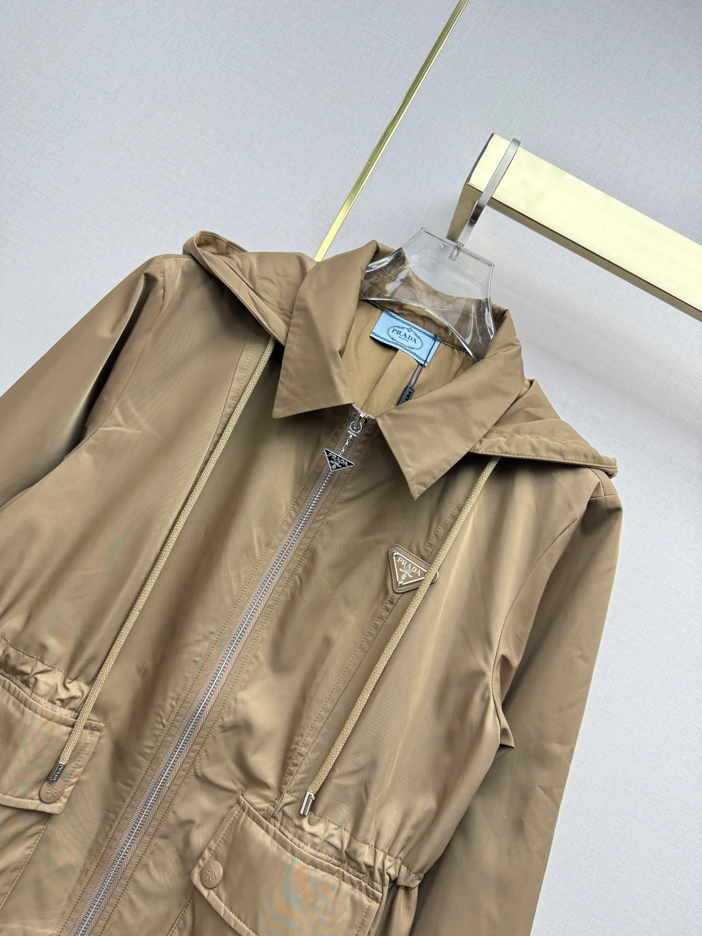 Куртки И Пуховики Женские Prada 17908349