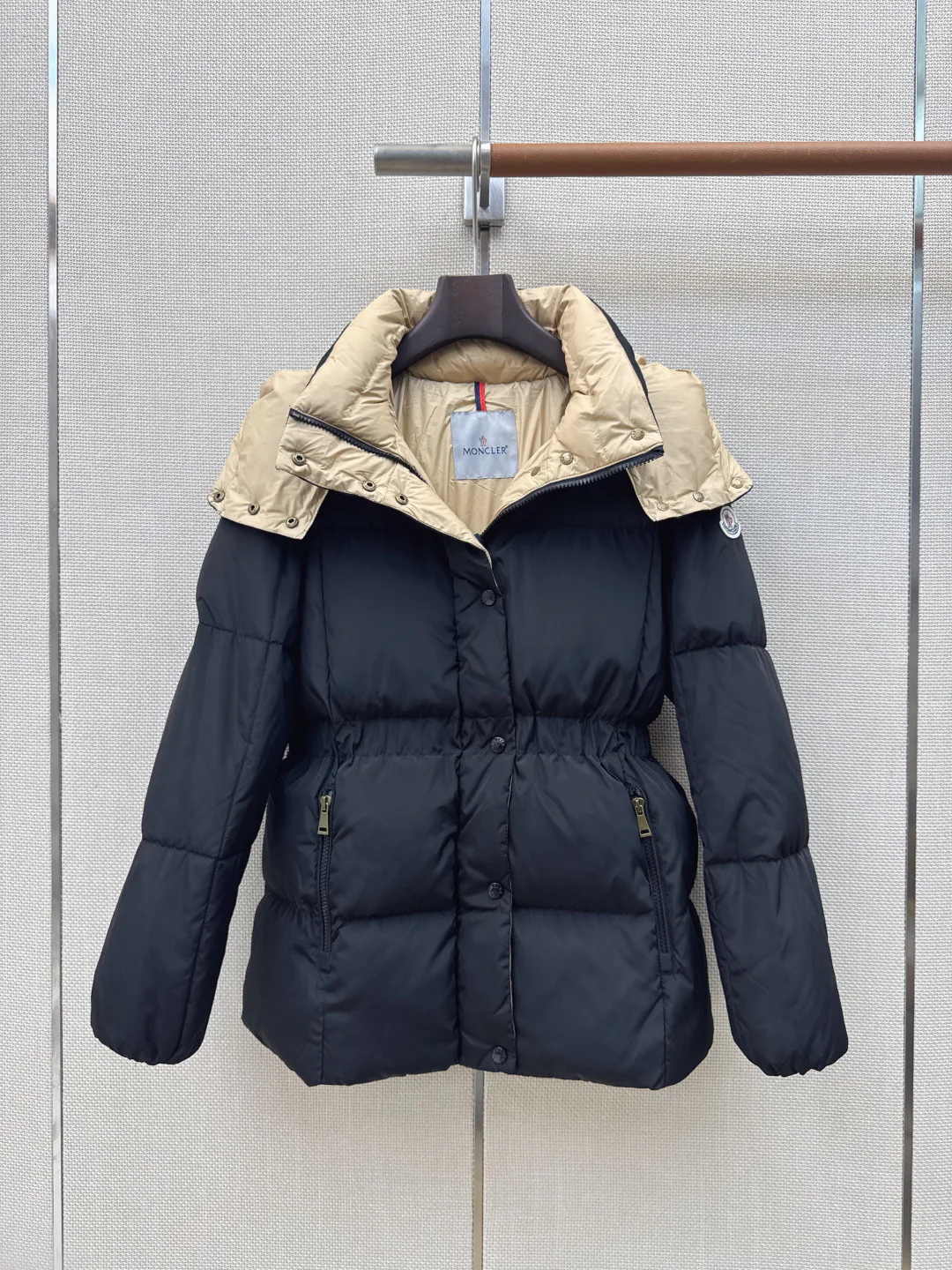 Куртки И Пуховики Женские Moncler 18225552