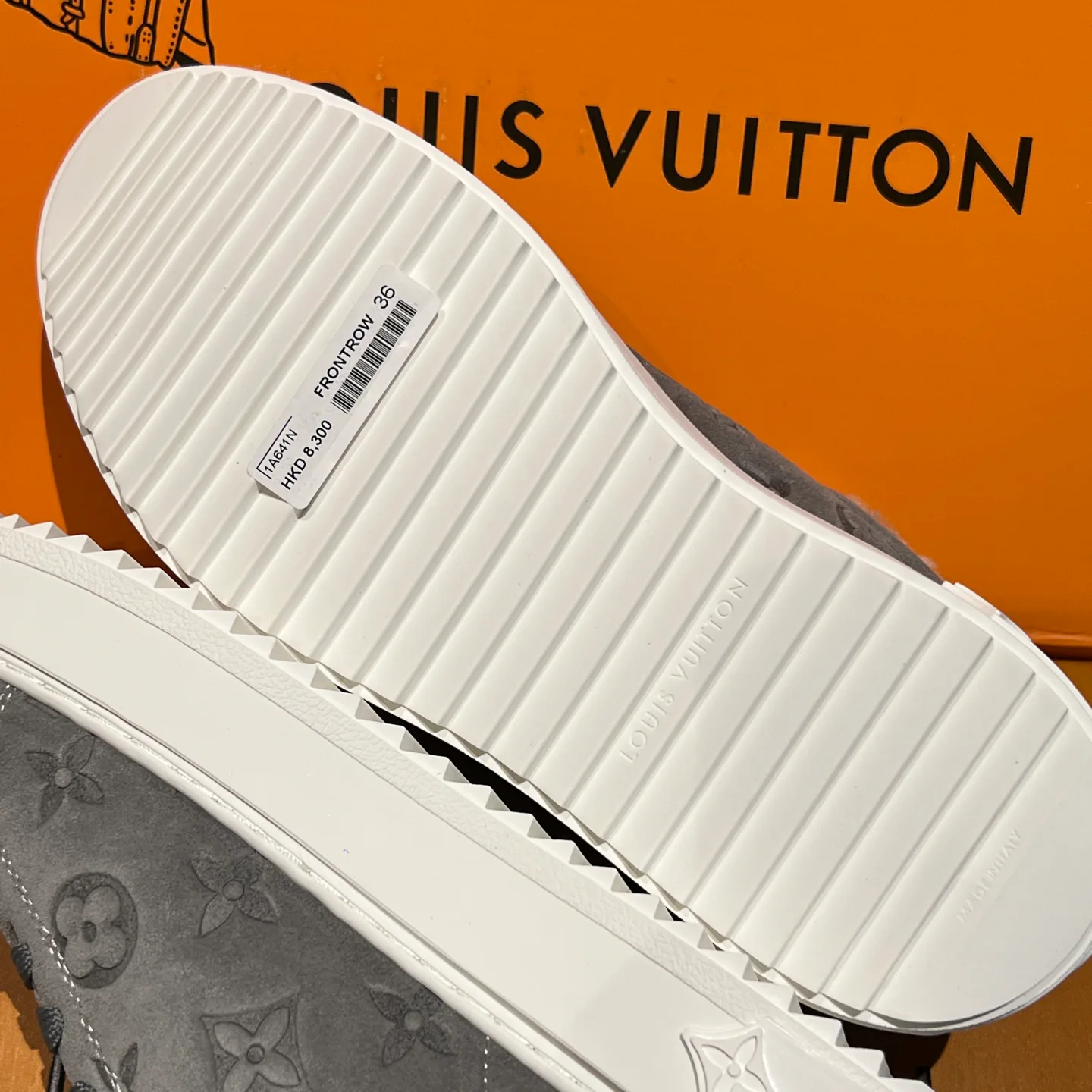 Кроссовки Женские Louis Vuitton 18998314