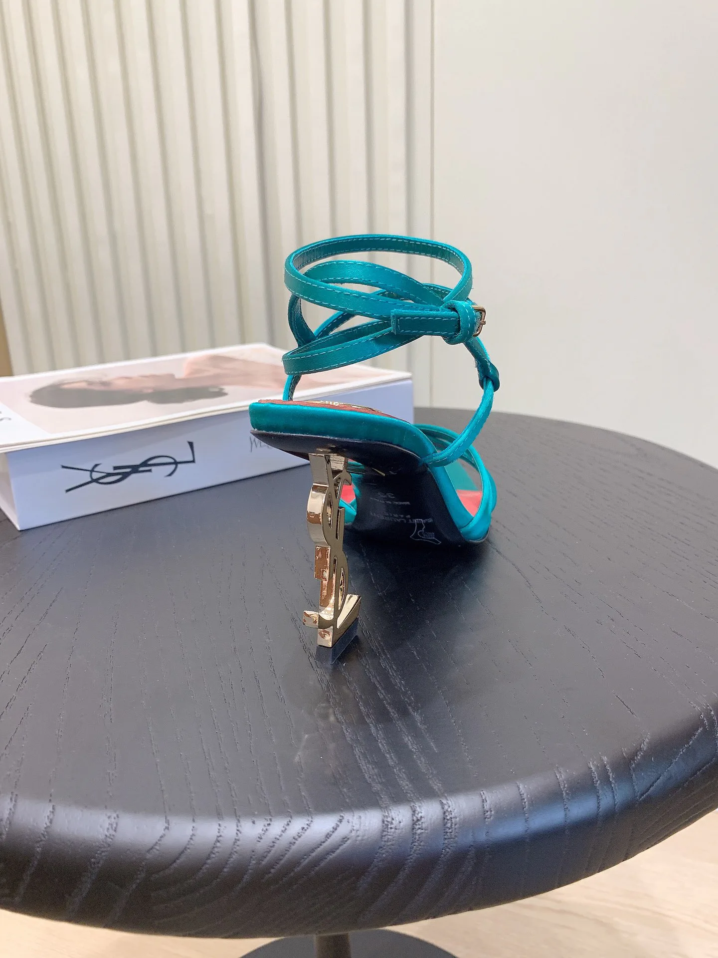 Босоножки Женские Saint Laurent 4511922