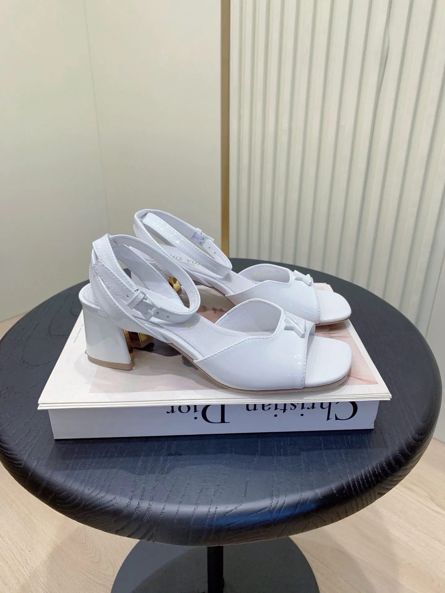 Босоножки Женские Louis Vuitton 1834447