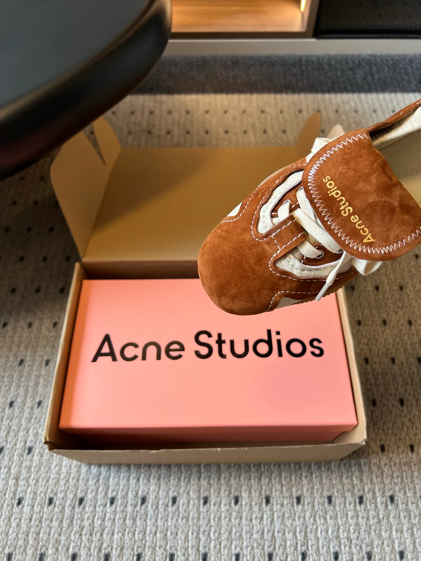 Кроссовки Женские Acne Studios 18121060