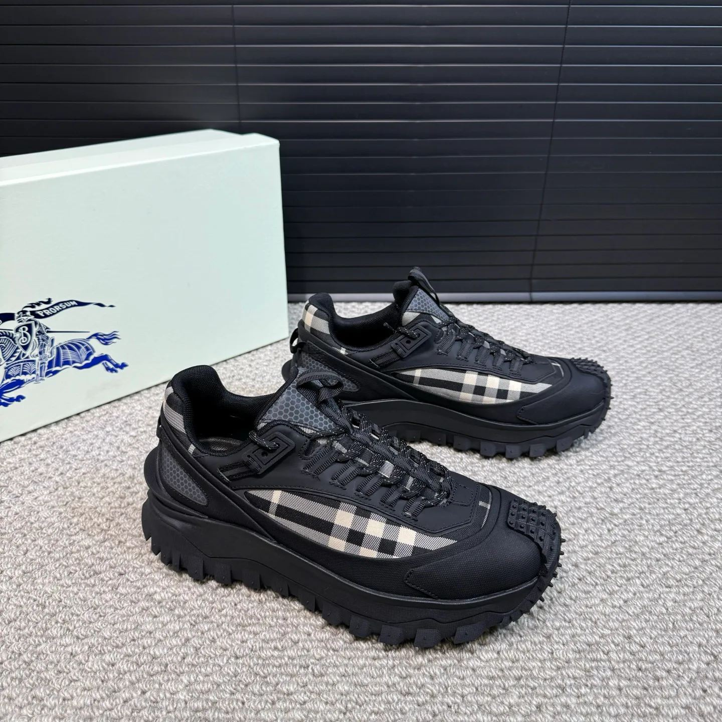 Кроссовки Мужские Burberry 23901