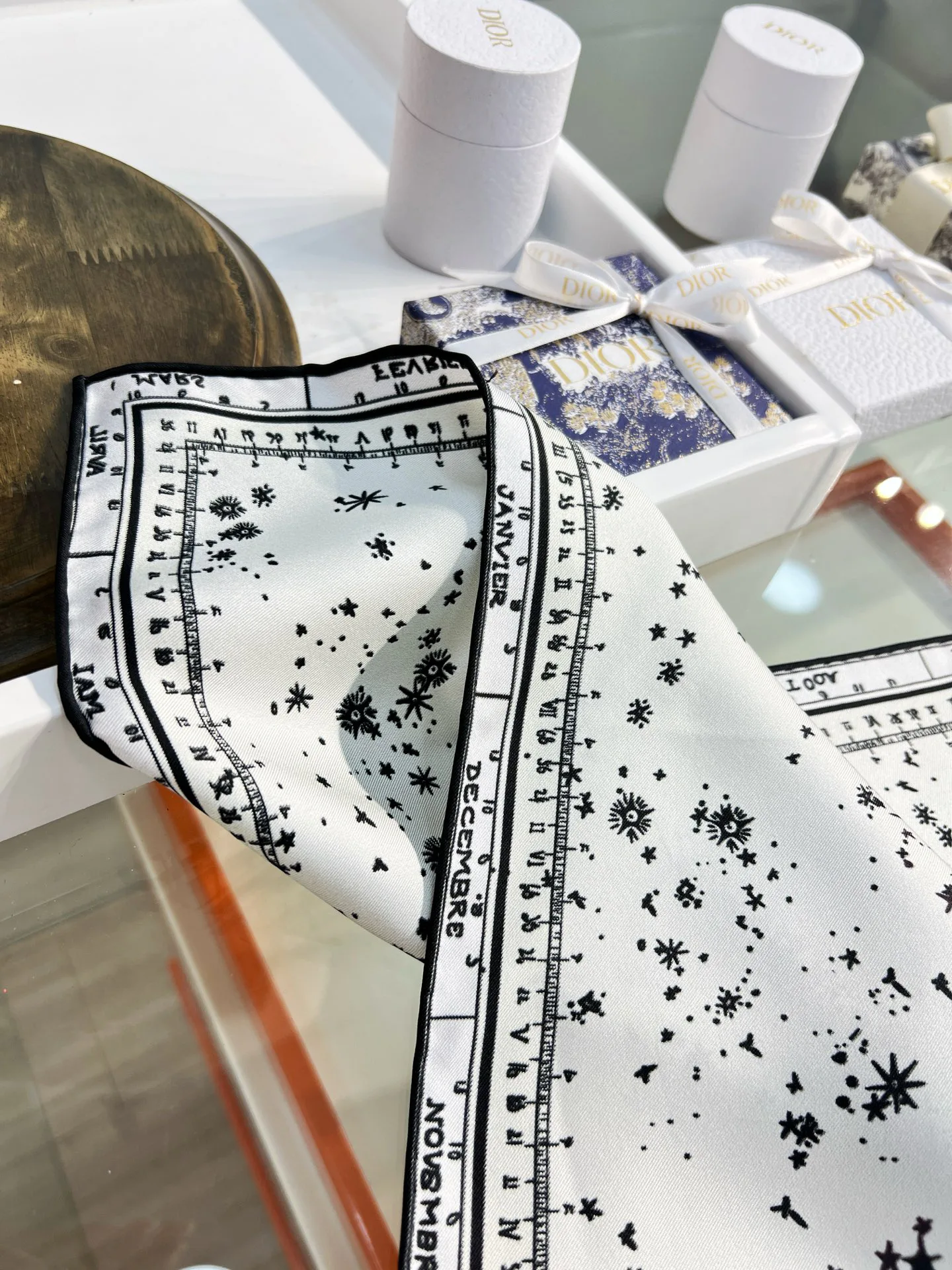 Платки Christian Dior 11882908
