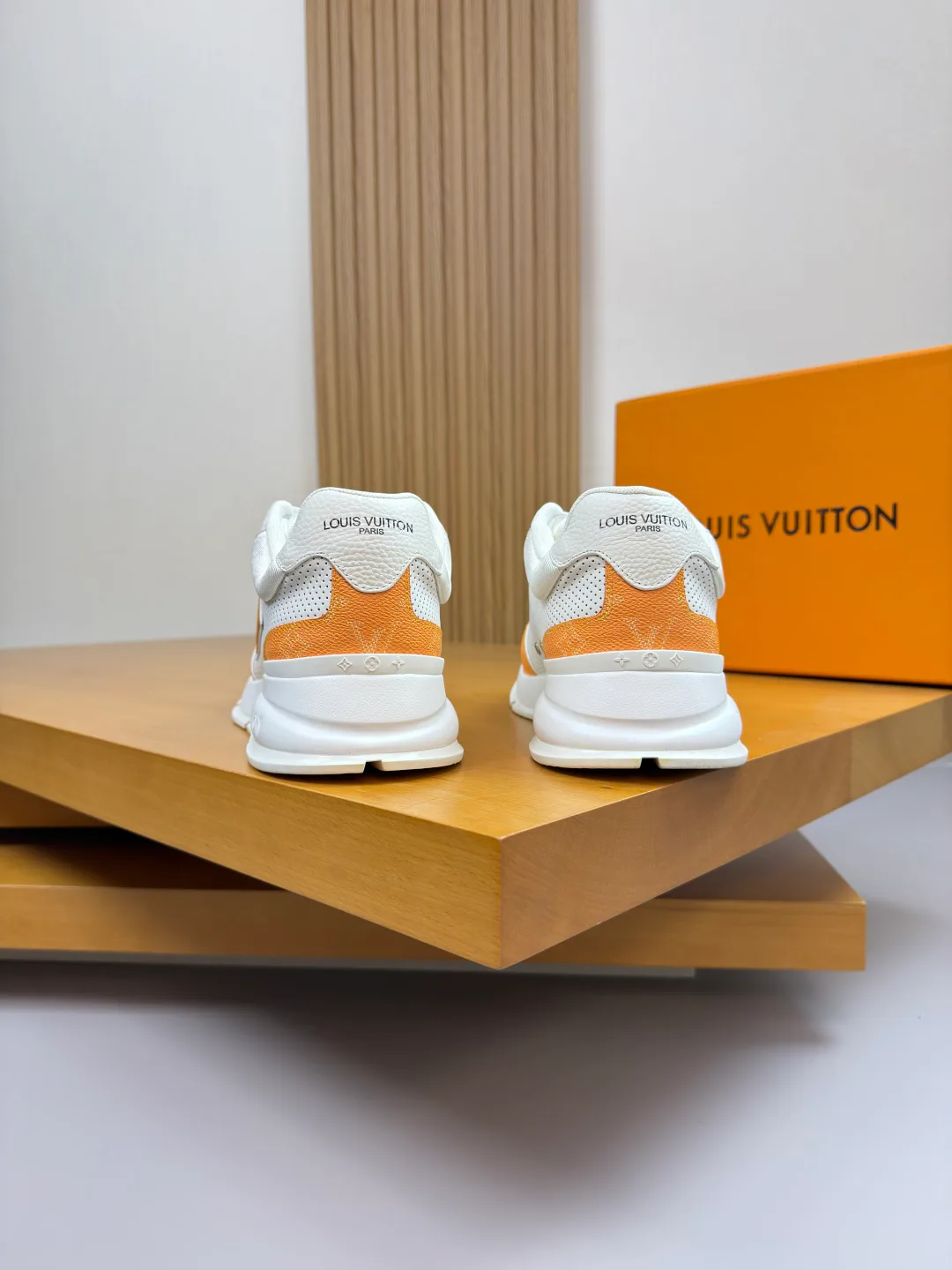 Кроссовки Женские Louis Vuitton 2652650