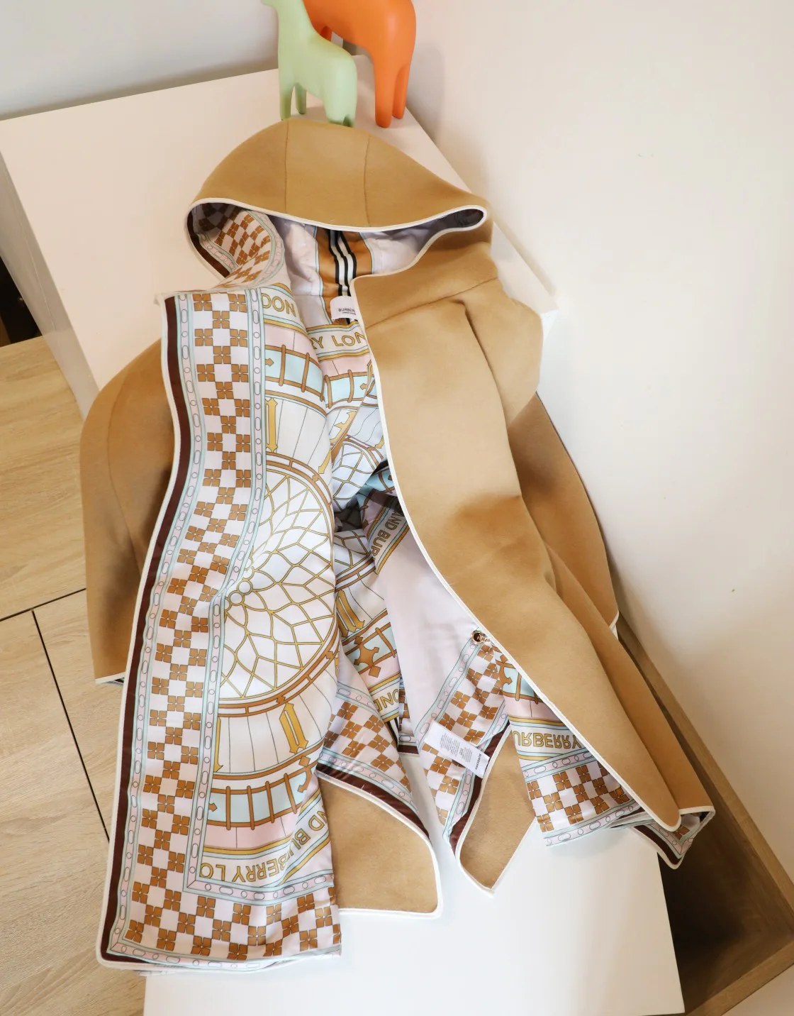 Пальто Женские Burberry 18980108