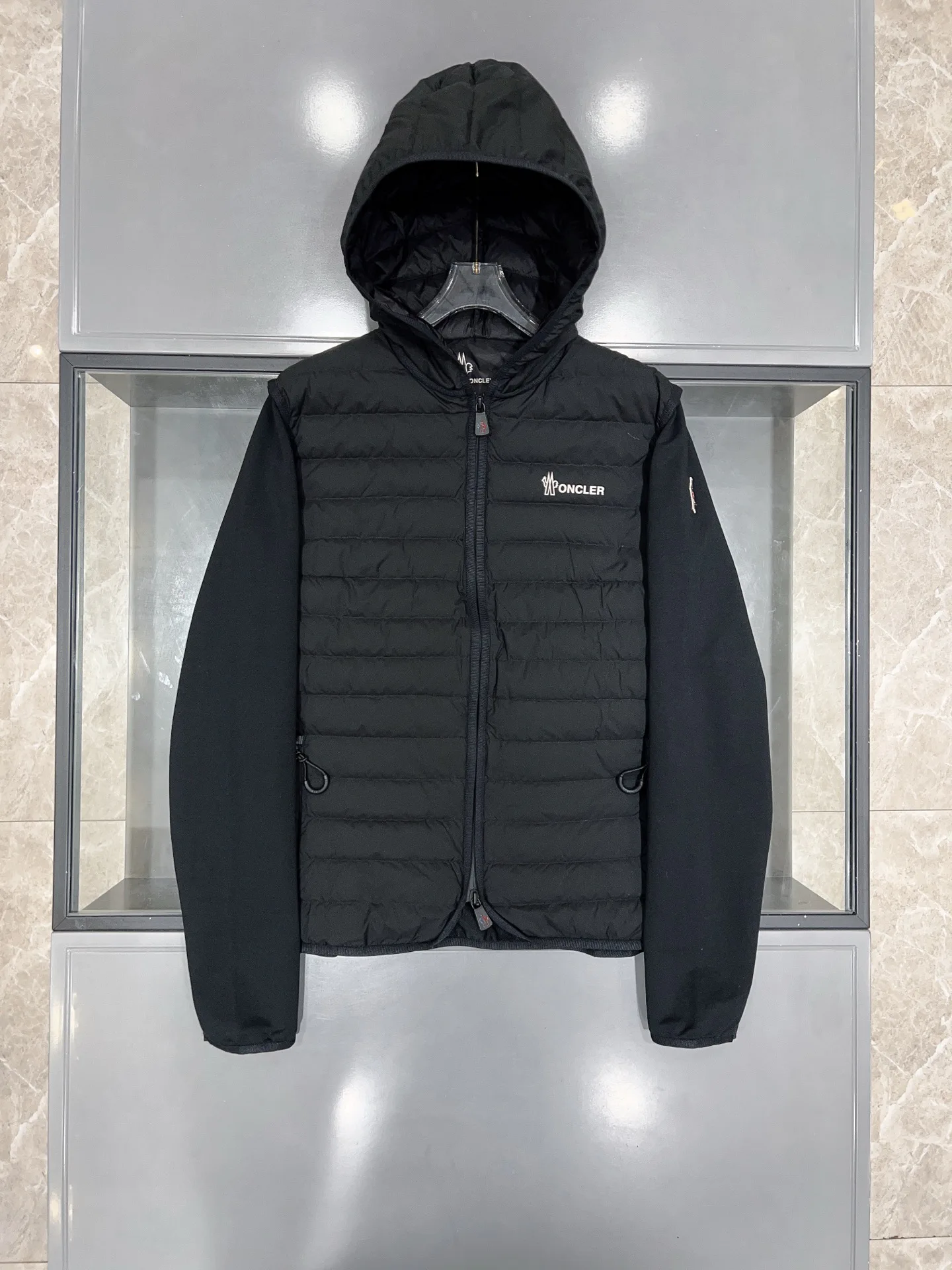 Куртки И Пуховики Женские Moncler 18368415