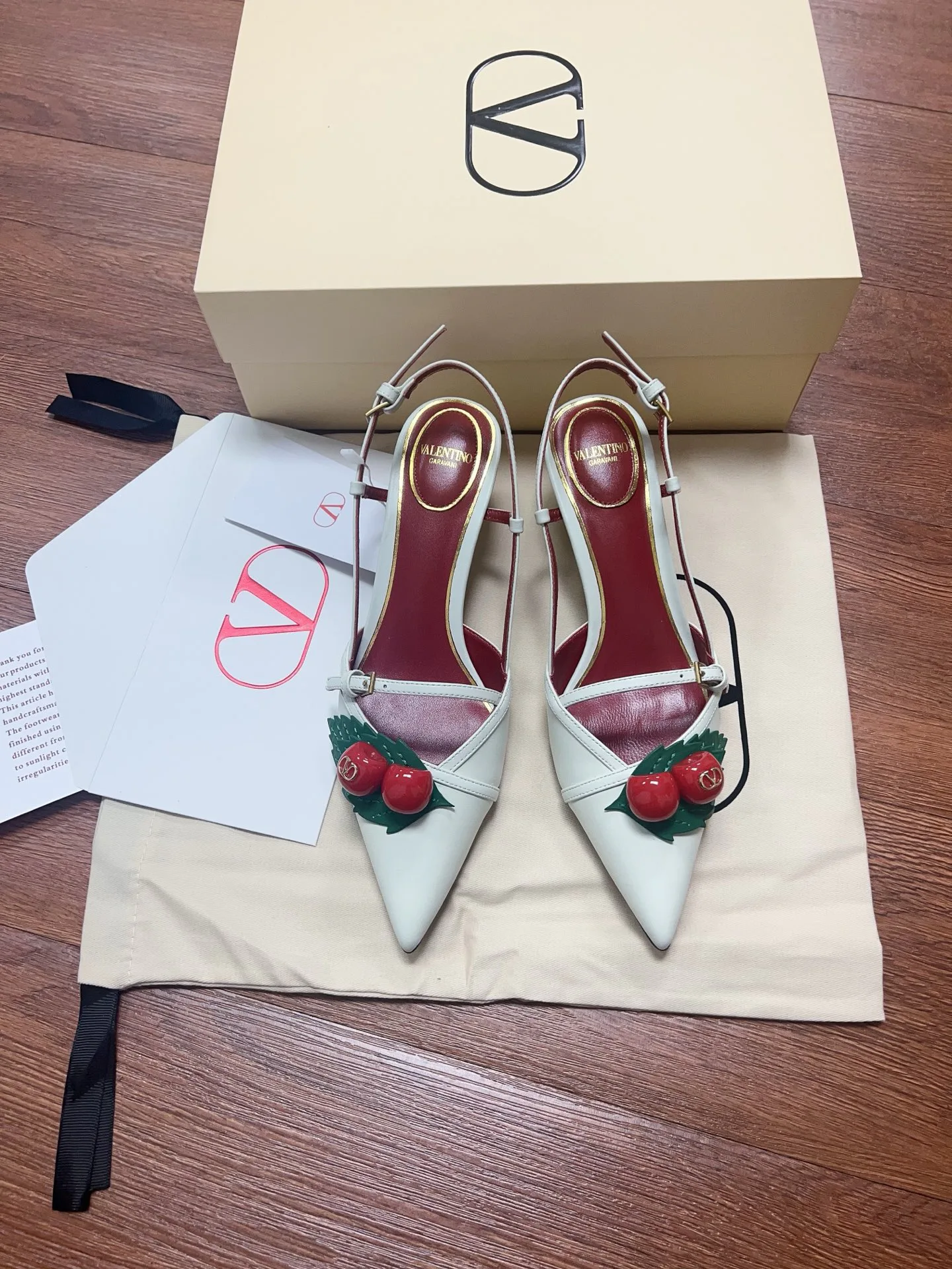 Босоножки Женские Valentino 10994259