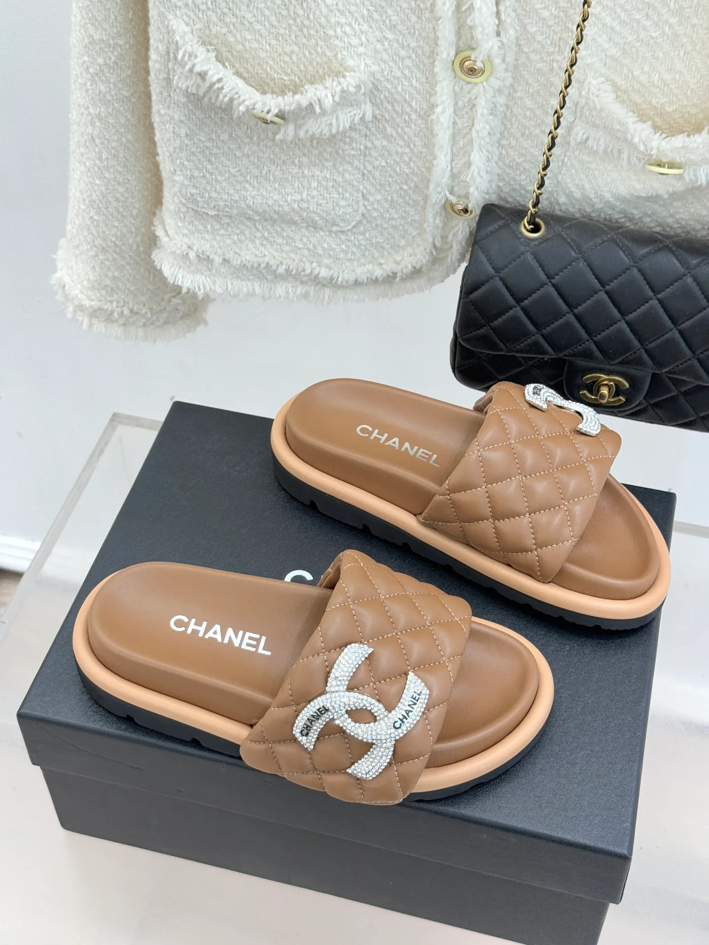 Шлепанцы Женские Chanel 11214864