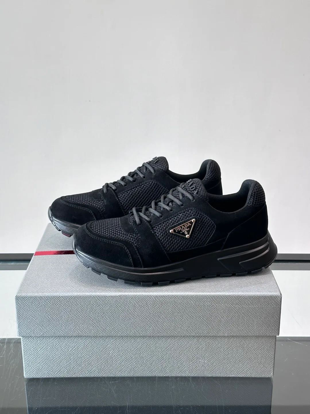 Кроссовки Мужские Prada 18102650